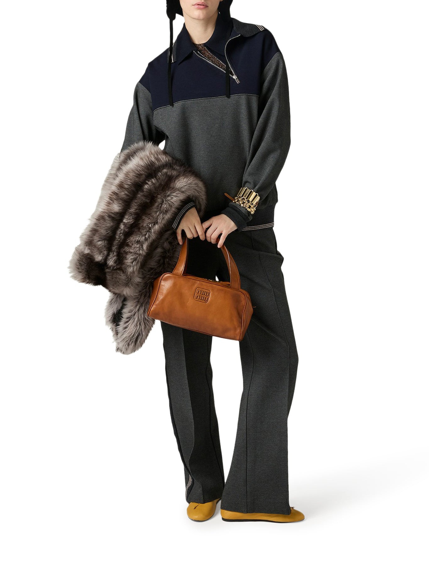 Оригінальна LEATHER TOP HANDLE BAG MIU MIU – вид ззаду