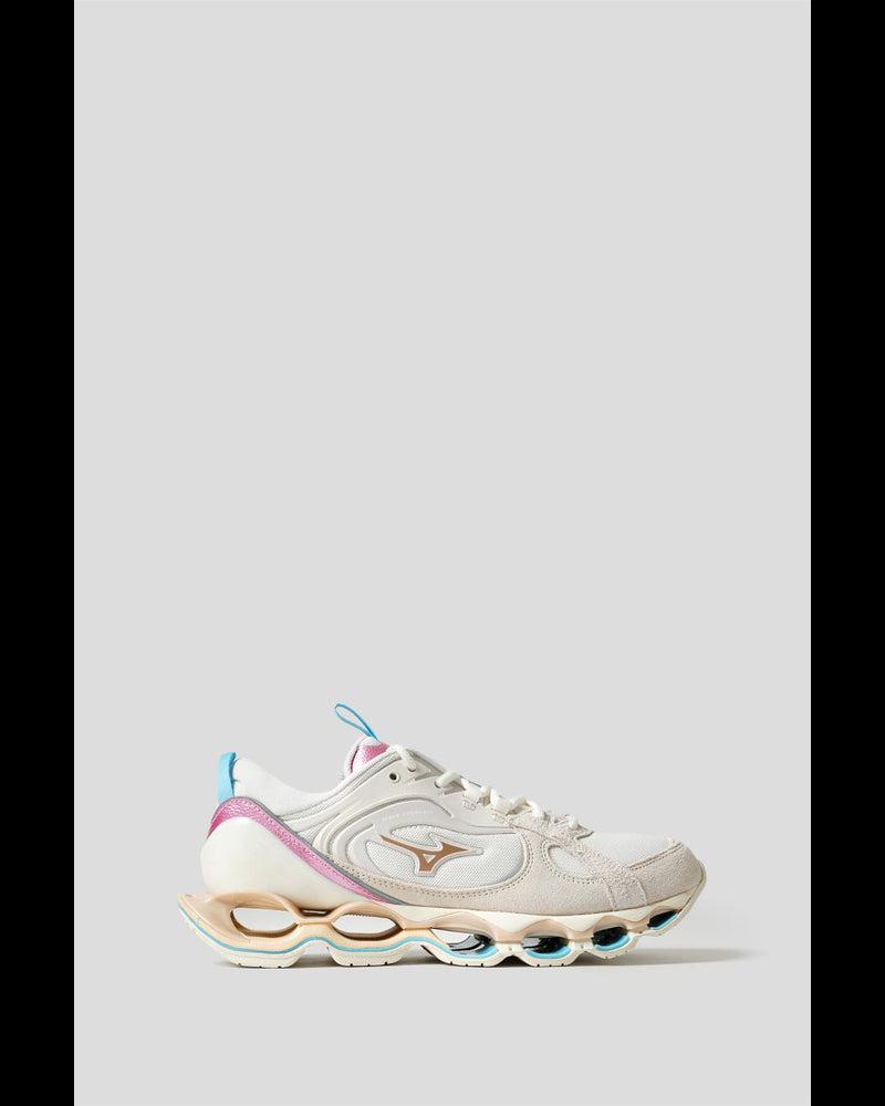 BG_REMOVED_CATALOG_SNEAKERS WAVE PROPHECY B2 WHITE SAND, GOLD AND SKY BLUE - MIZUNO