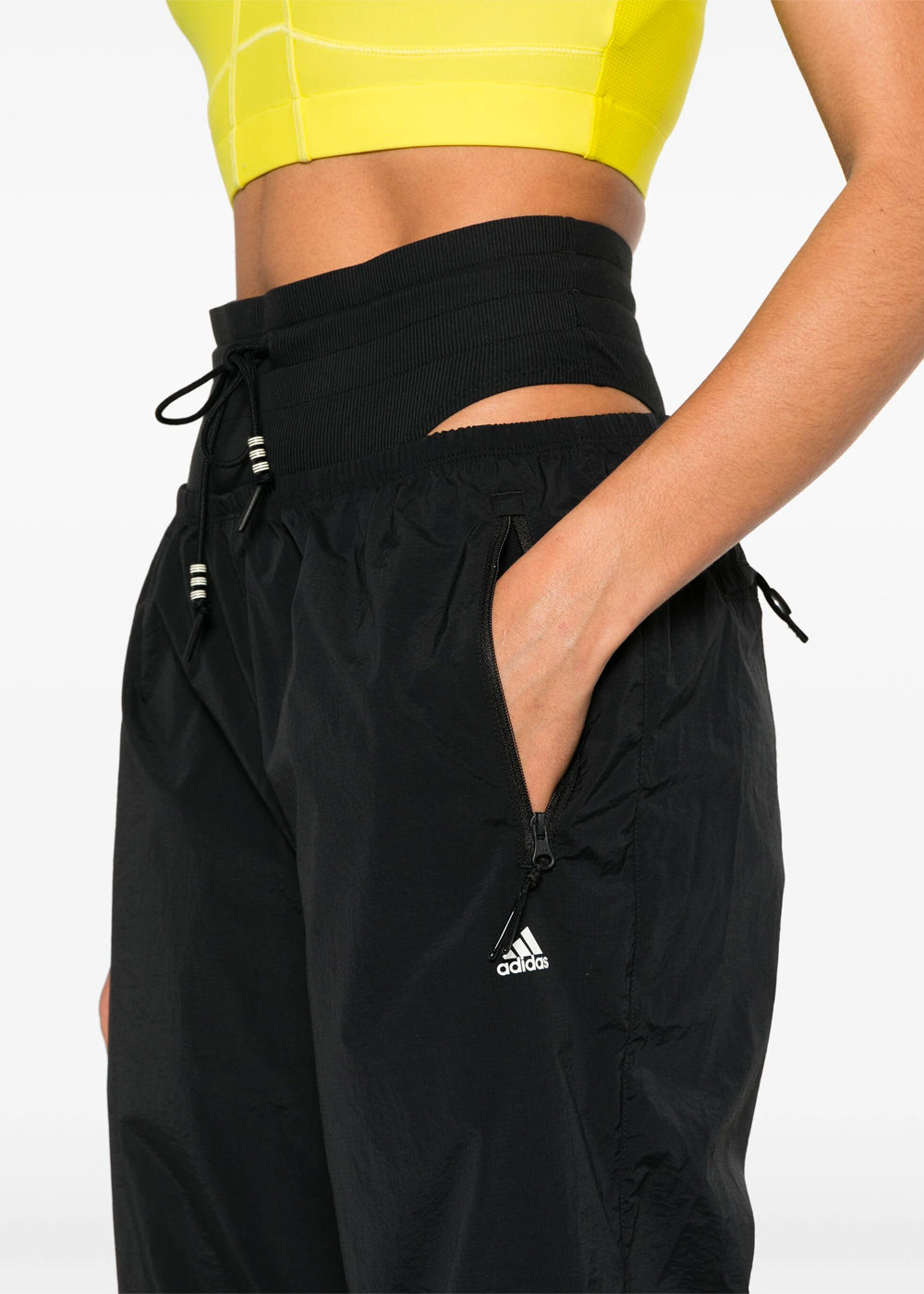 Оригінальна Black Sportwear Pants Adidas – вид ззаду