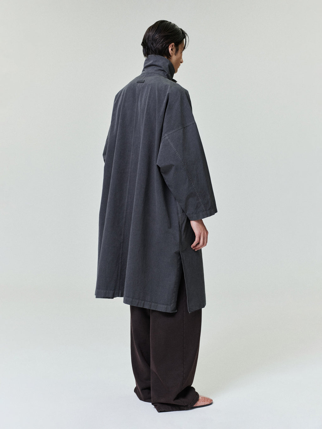 Оригінальна Garment-Dyed Cropped Sleeve Car Coat Fear of god – вид ззаду