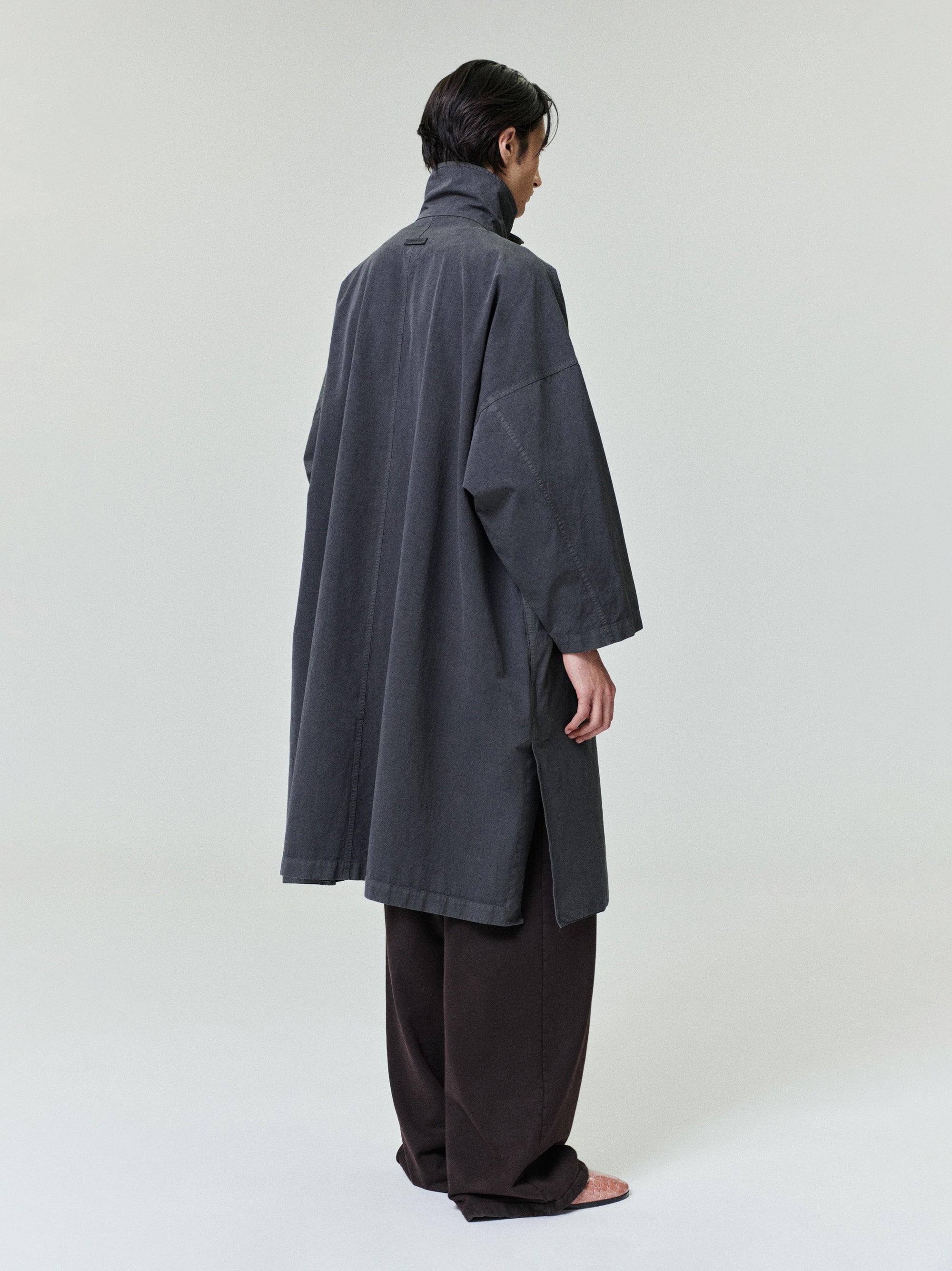 Оригінальна Garment-Dyed Cropped Sleeve Car Coat Fear of god – вид ззаду