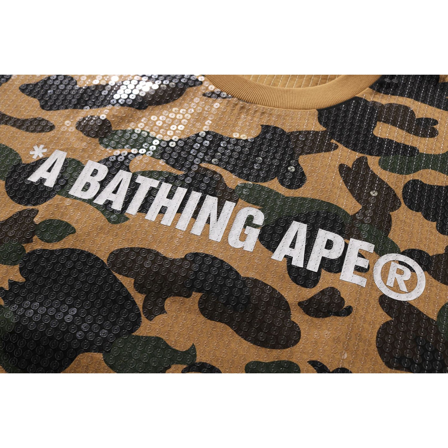 Оригінальна 1st Camo Logo Relaxed Fit Sequin Tee Mens A bathing ape – детальний вид