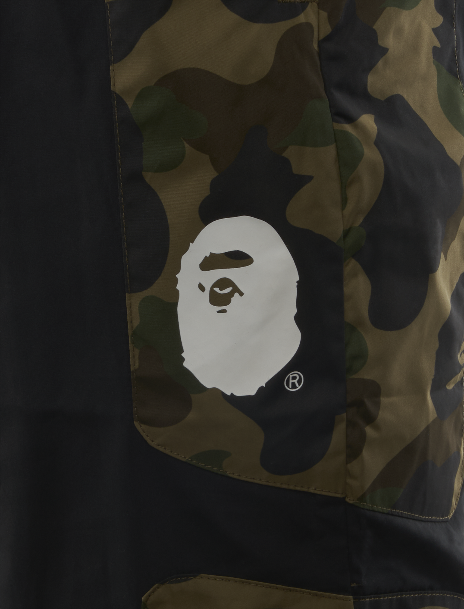 Оригінальна 1st Camo Relaxed Fit Track Pants A bathing ape – вид ззаду