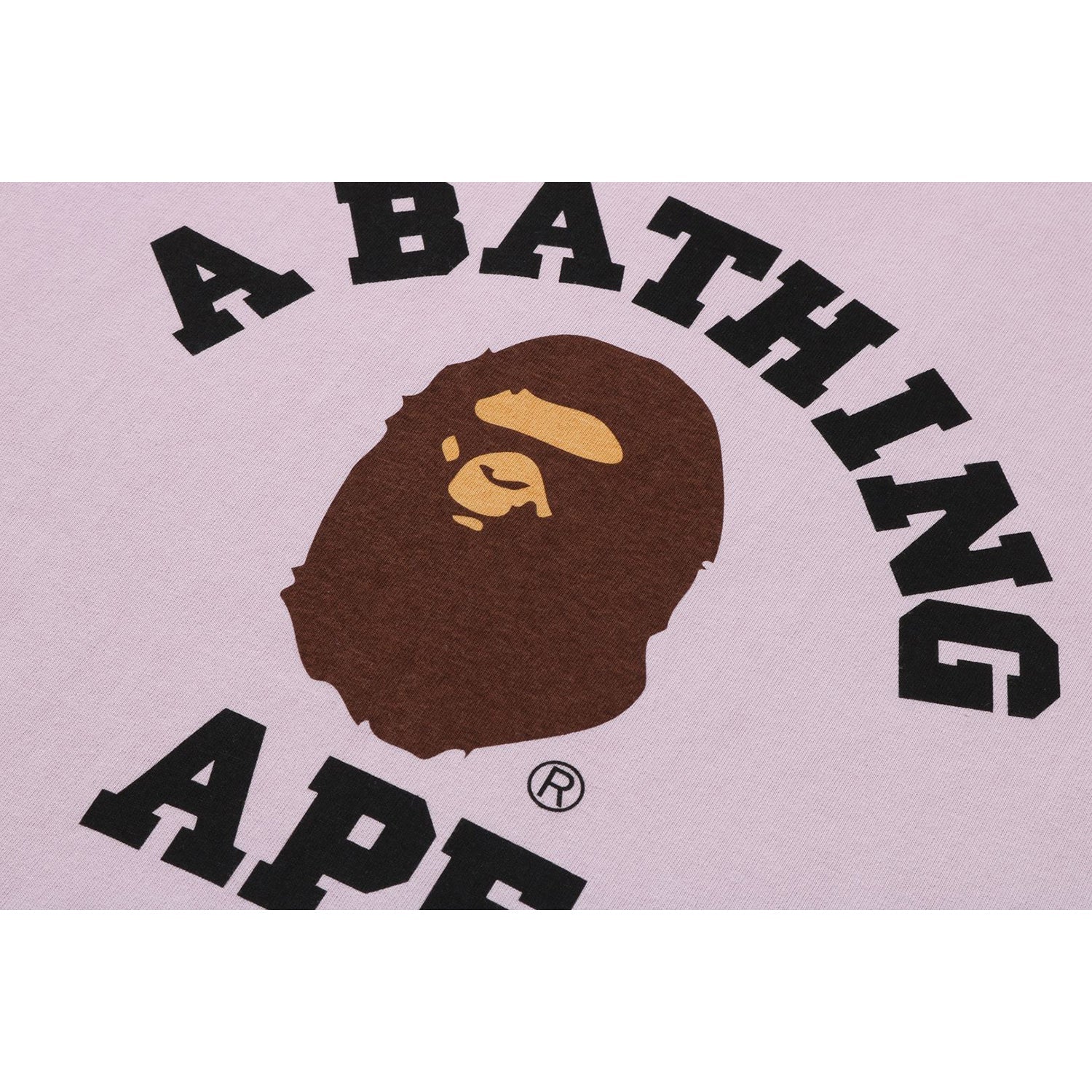 Mens Pigment College T Shirt A bathing ape – Гарантія оригінальності – збільшений вид