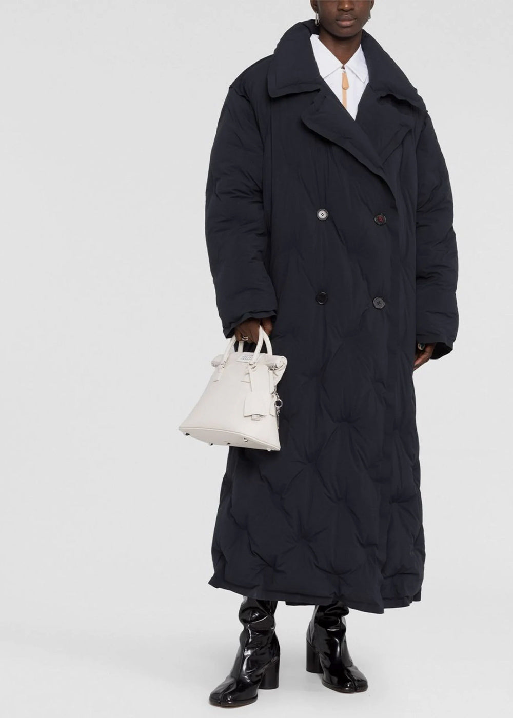 Оригінальна Navy Padded Double-Breasted Coat Maison margiela – вид ззаду