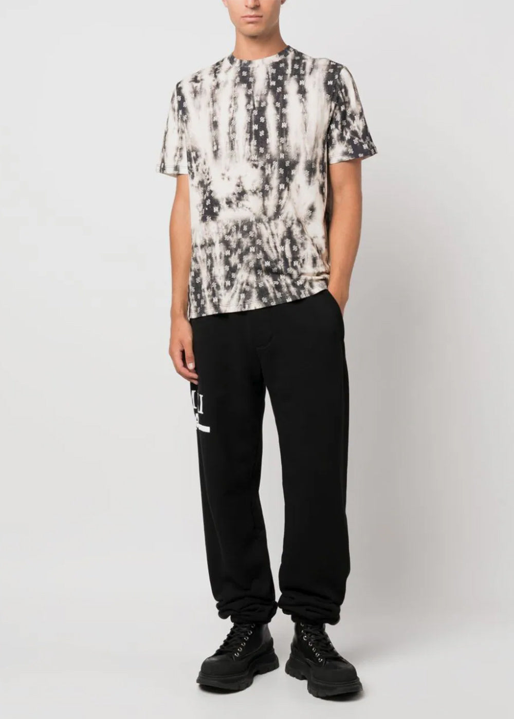 Оригінальна Black Bandana Bleach T-Shirt Amiri – вид ззаду