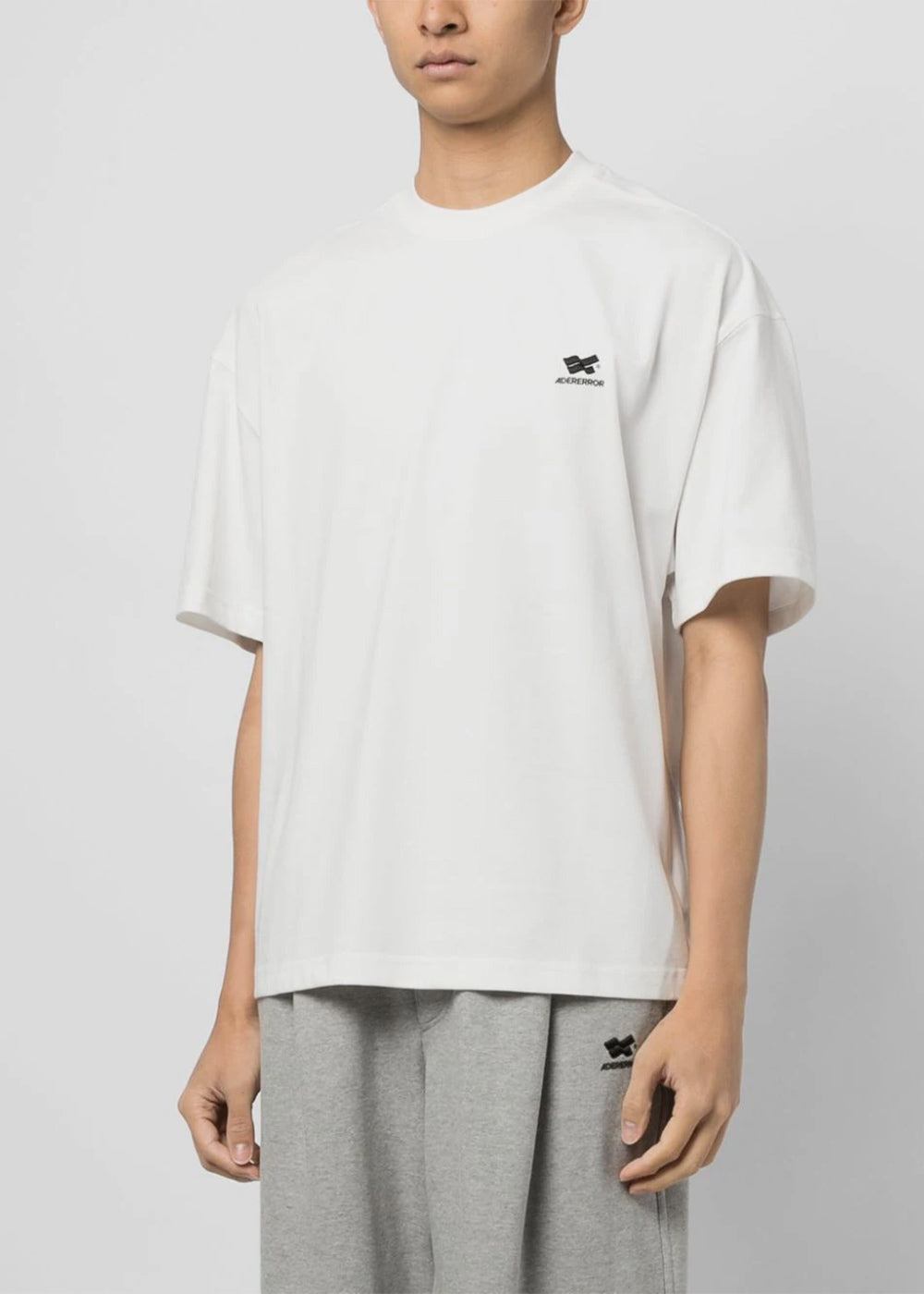 Off White Logo-Print T-Shirt Ader error – Гарантія оригінальності – детальний вид