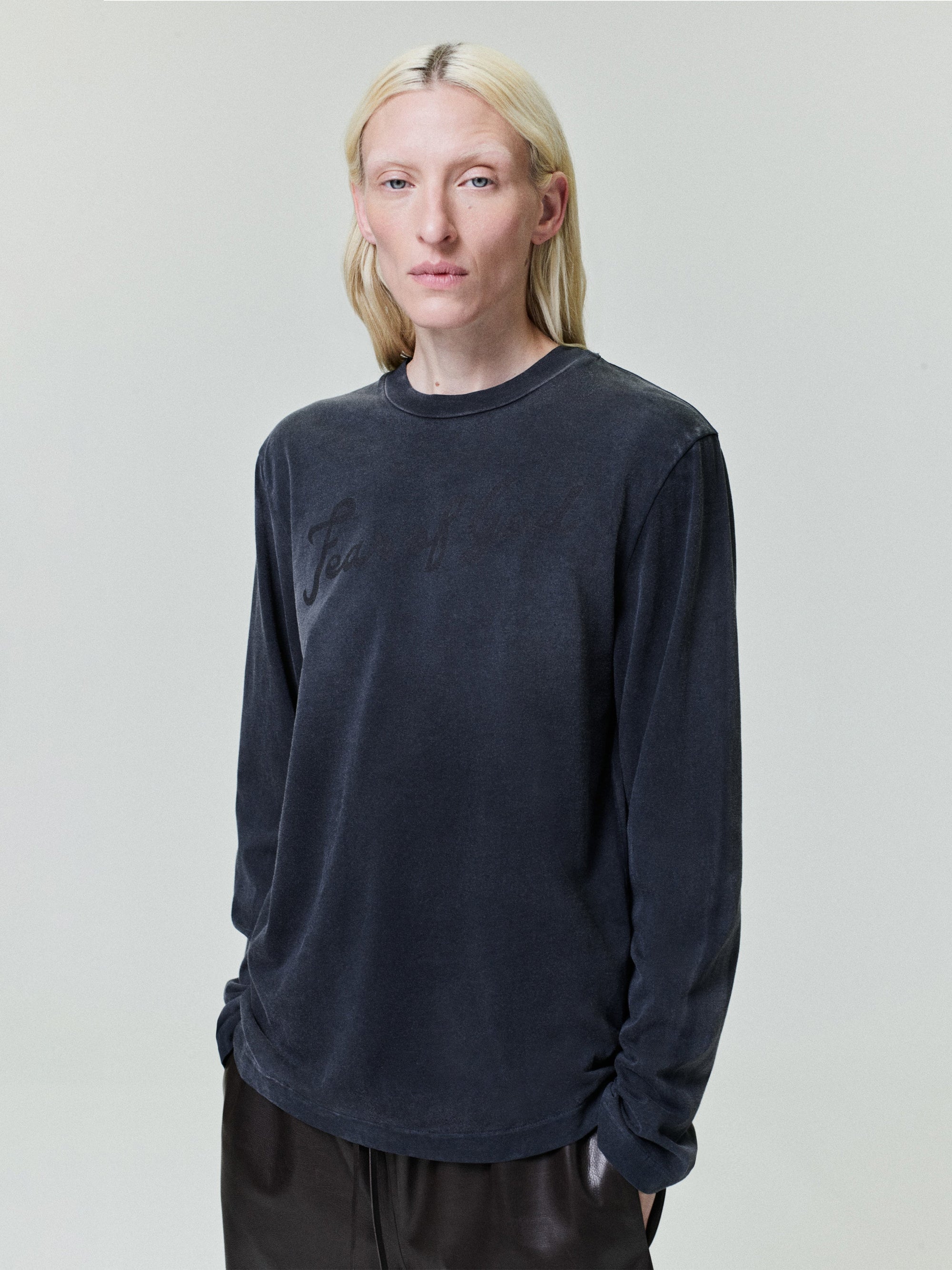 Womens Fear Of God Long Sleeve Tee Fear of god – Гарантія оригінальності – боковий вид