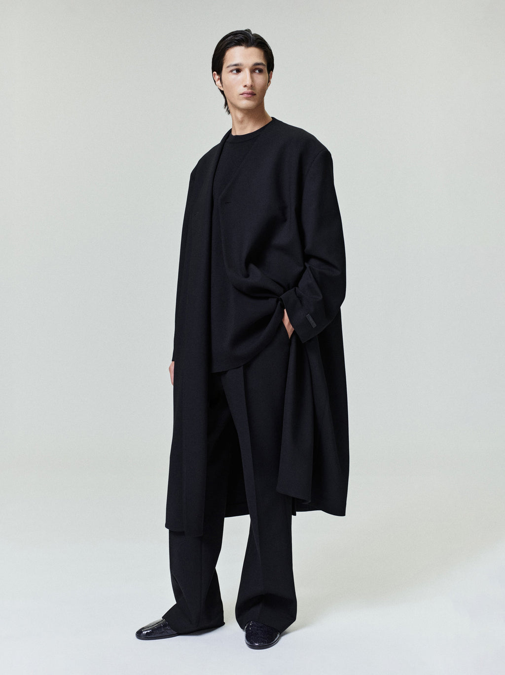 Double Weave Wool Double Breasted Lapelless Coat Fear of god – Гарантія оригінальності – боковий вид