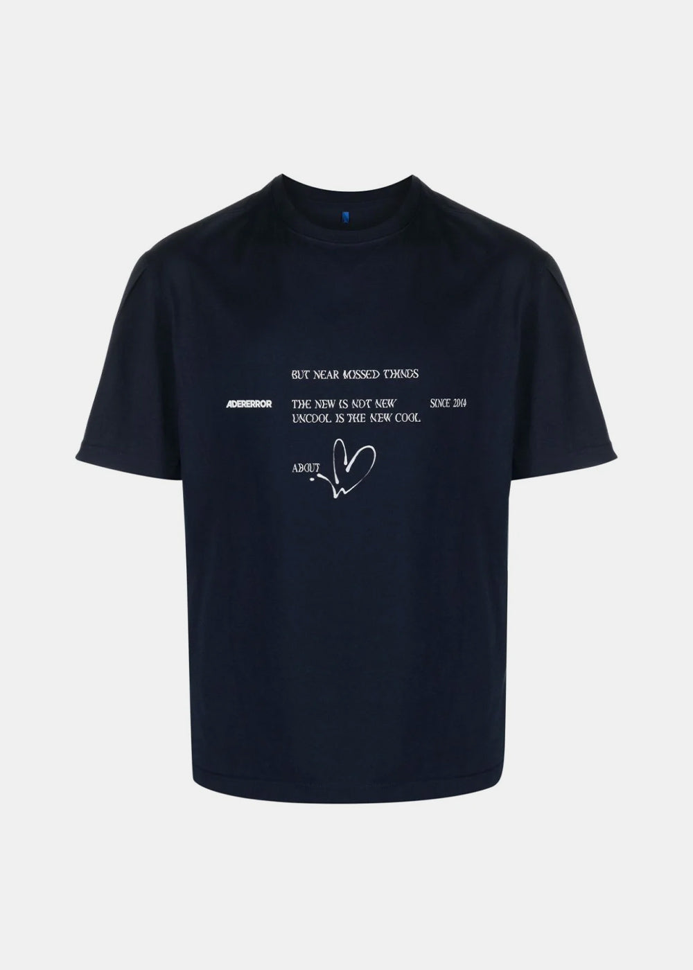 Navy Artwork Logo-Print T-Shirt Ader error – Гарантія оригінальності – боковий вид