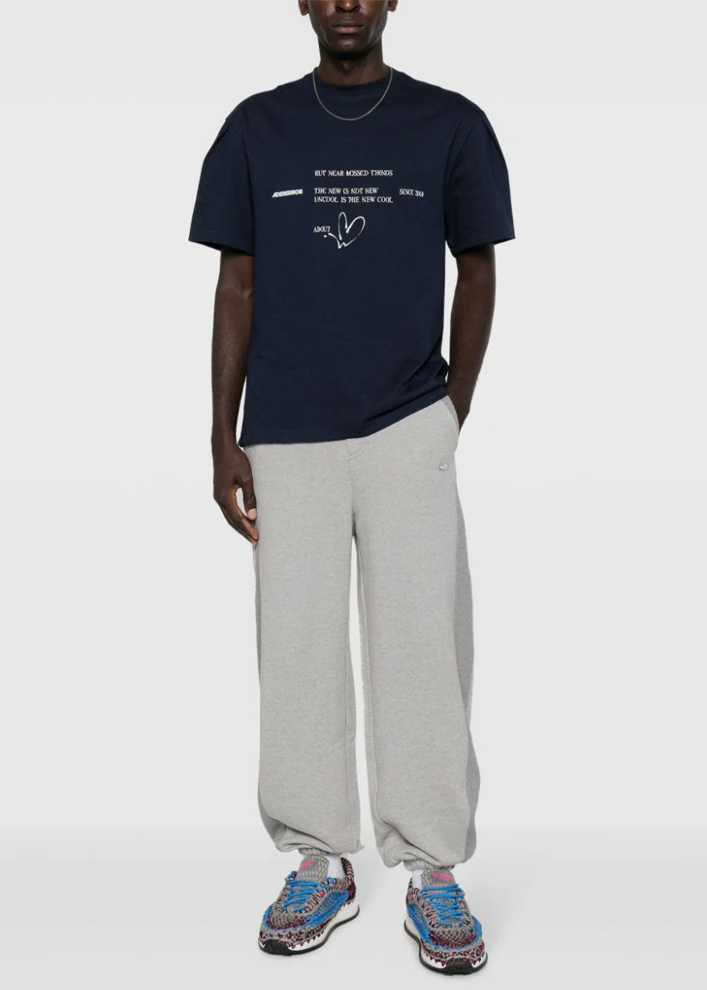 Navy Artwork Logo-Print T-Shirt Ader error – Гарантія оригінальності – збільшений вид