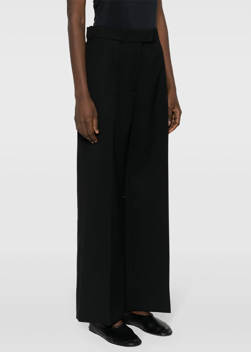 Оригінальна Black Roan Straight Leg Trousers The row – вид ззаду