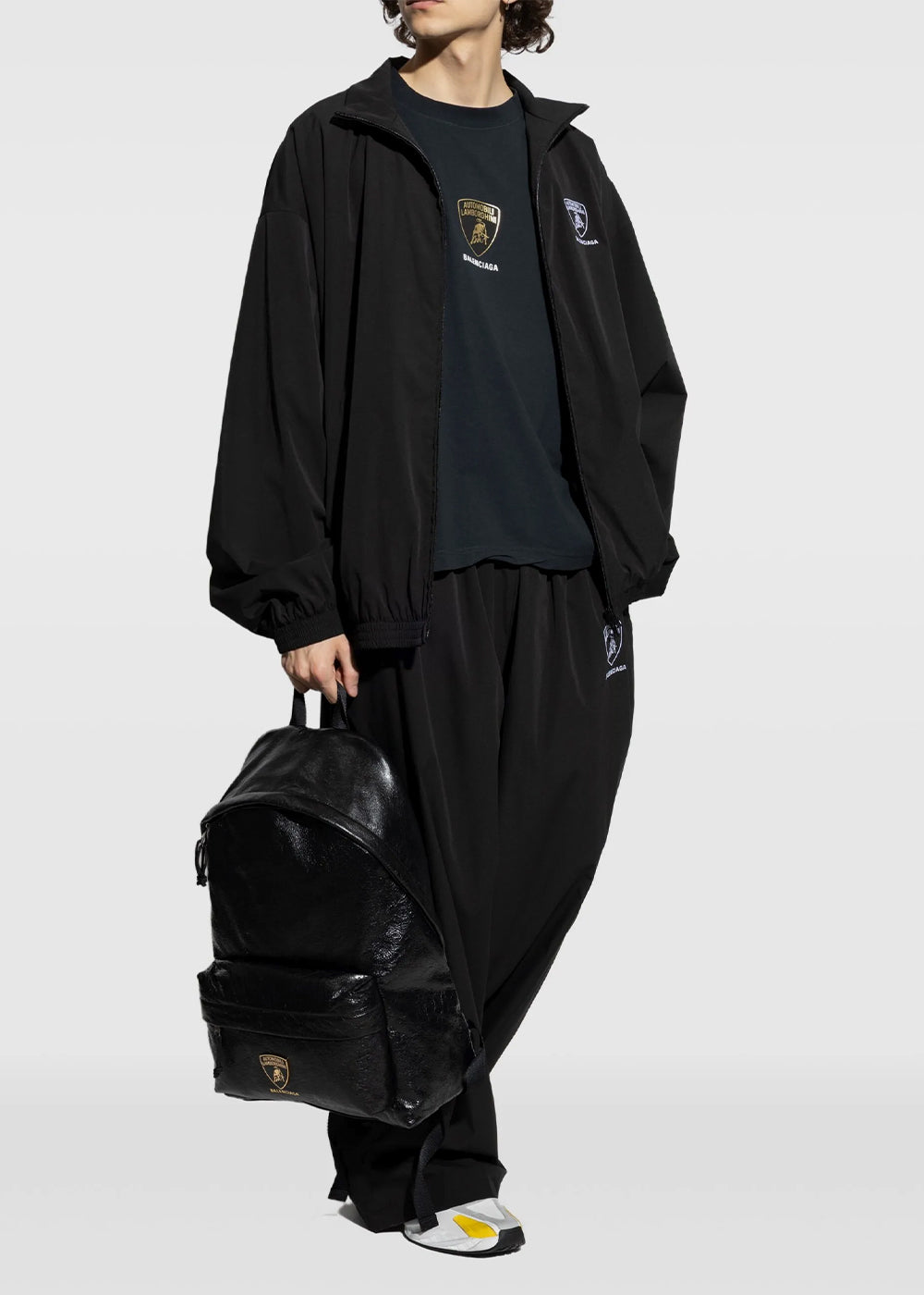 Faded Black Lambo Shield Boxy T-Shirt Balenciaga оригінал – Купити в Україні – вид ззаду