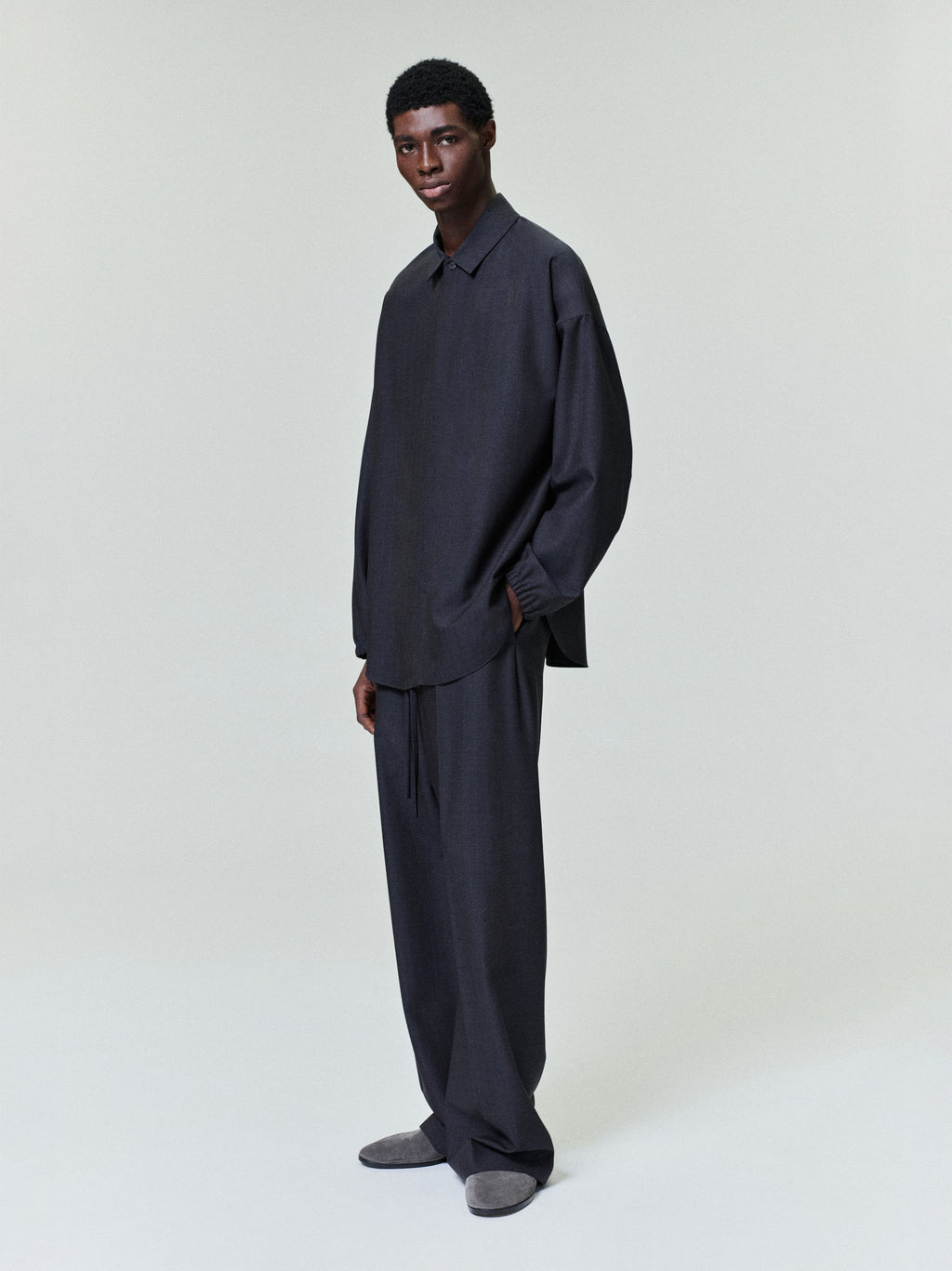 Оригінальна Grey Striped Wool Elastic Cuff Shirt Fear of god – вид ззаду