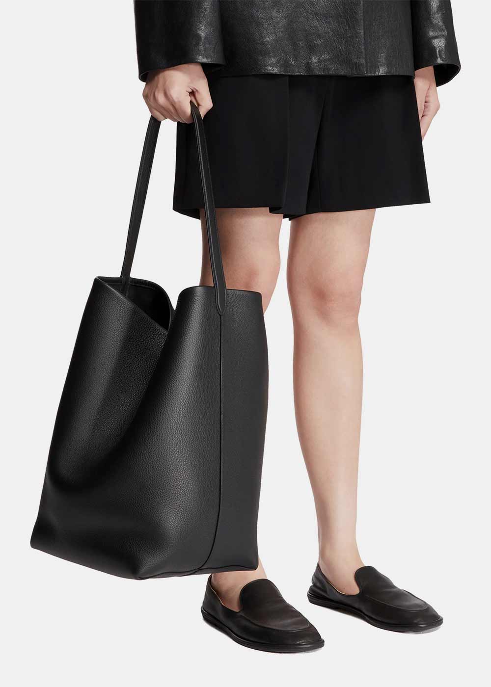 Оригінальна Black Large N The row – вид ззаду