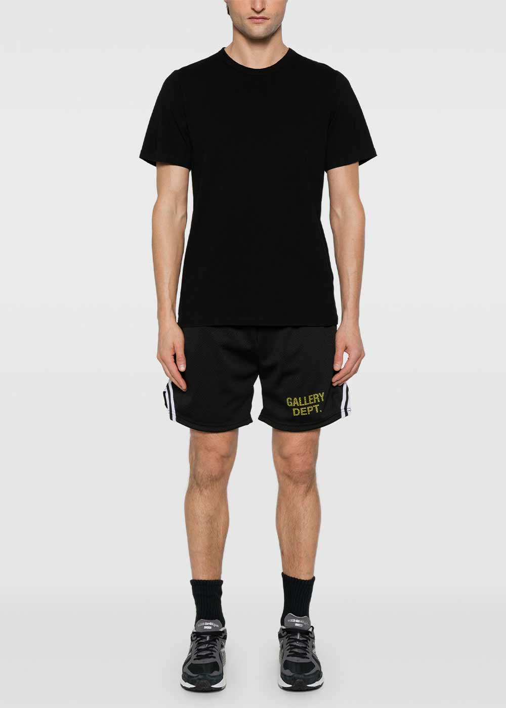 Оригінальна Black Venice Court Shorts Gallery department – вид ззаду