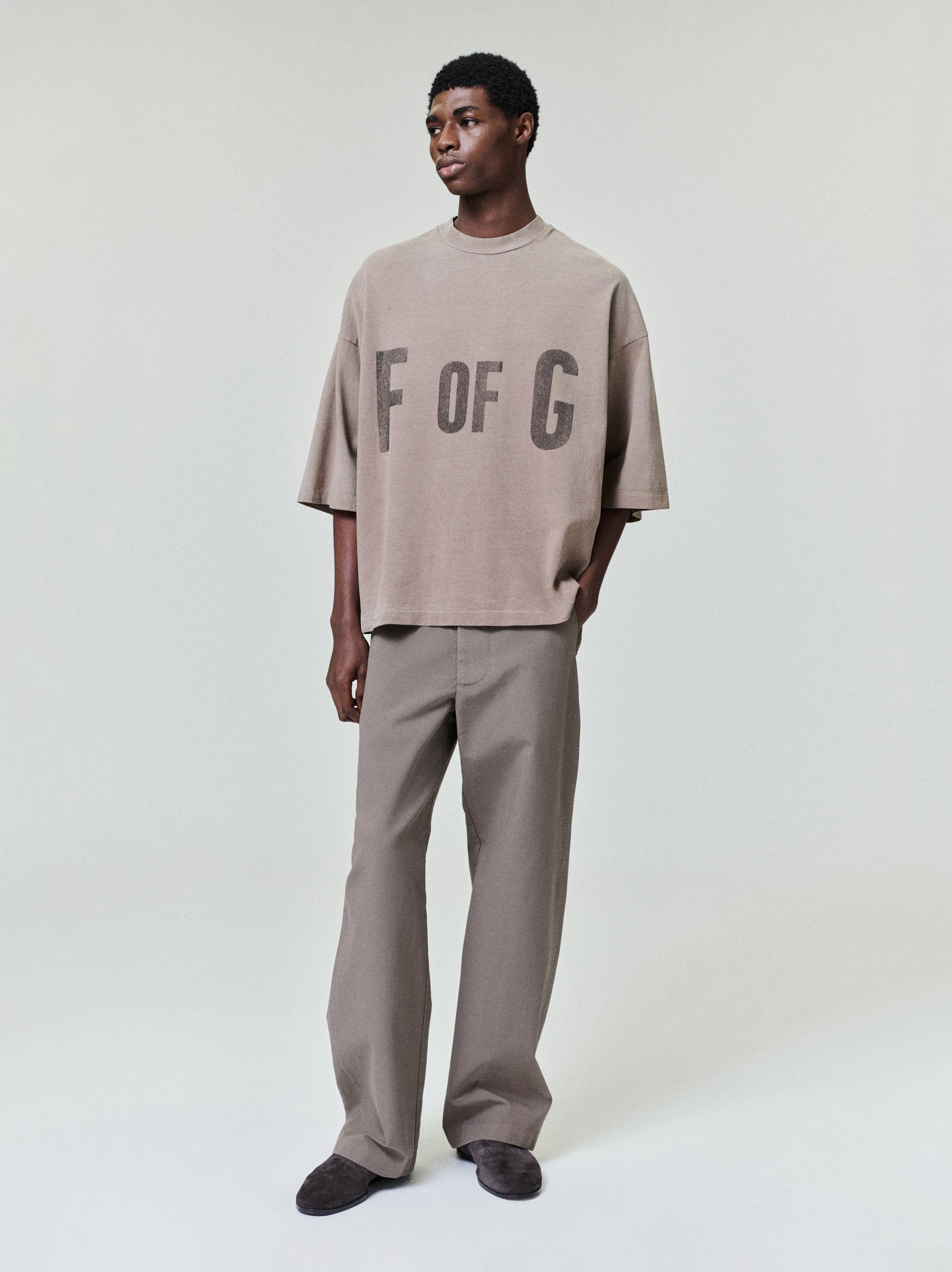F Of G Tee Fear of god – Гарантія оригінальності – боковий вид - FEAR OF GOD