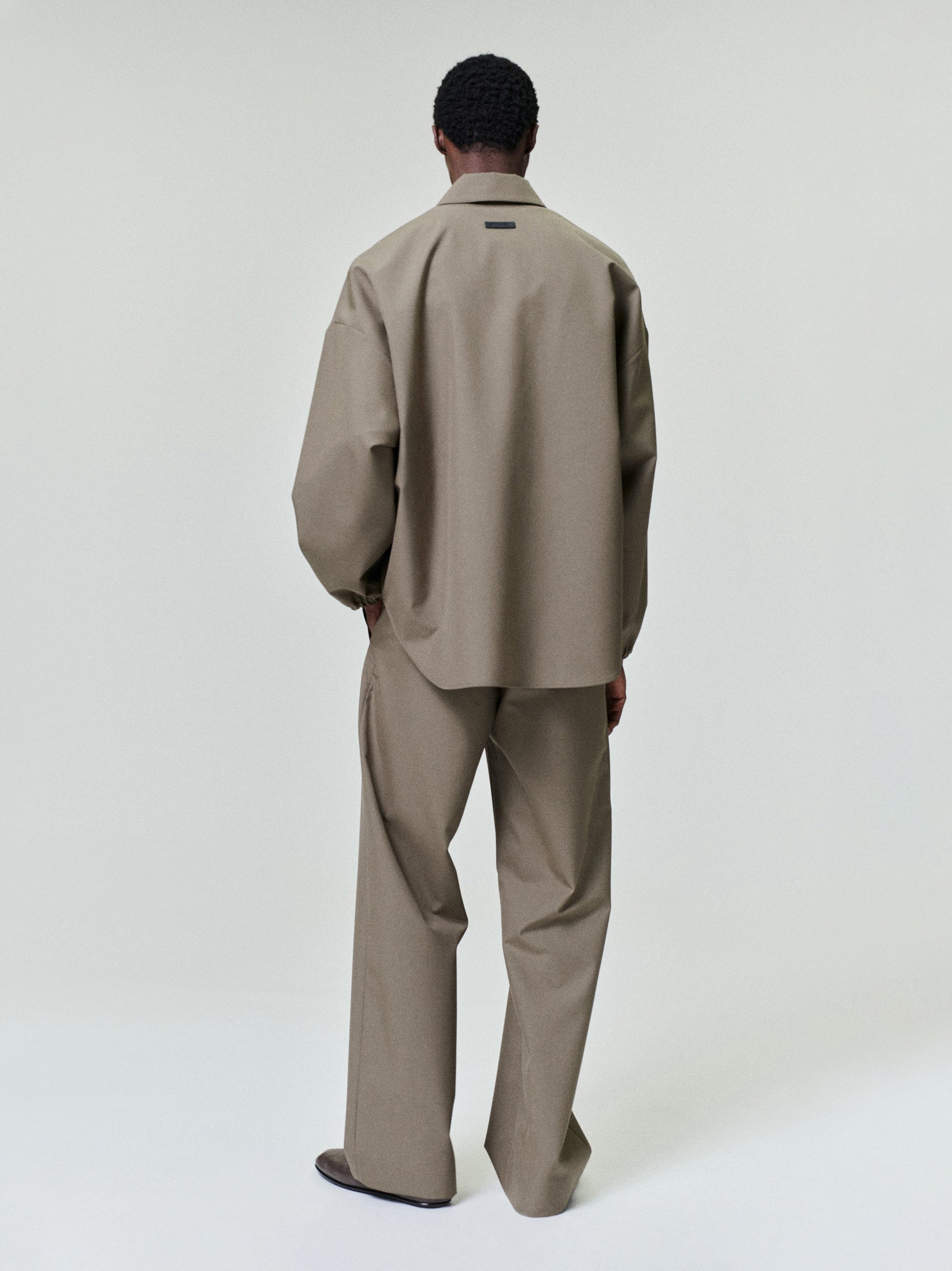 Оригінальна Wool Poplin Casual Flat Front Pants Fear of god – вид ззаду