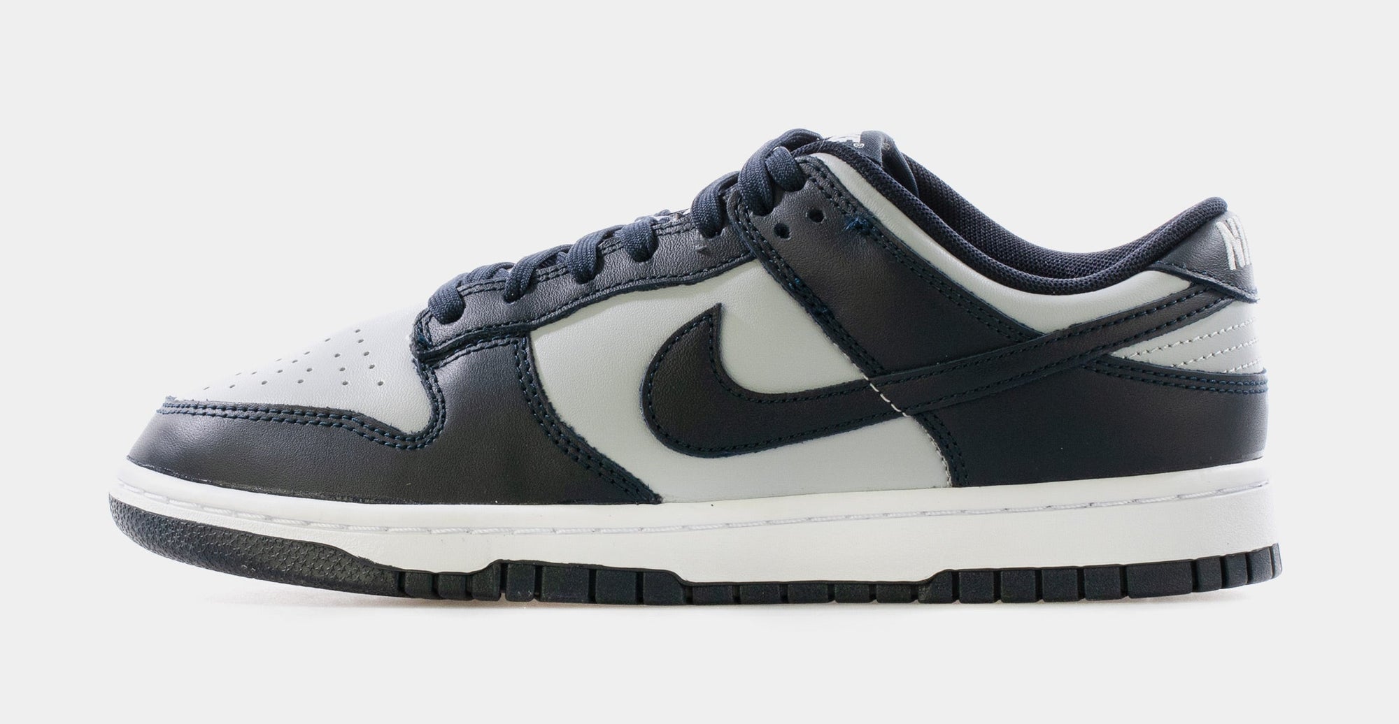 Dunk Low Championship Grey Mens Lifestyle Shoe Limit One Per Customer Nike оригінал – Купити в Україні – вид ззаду