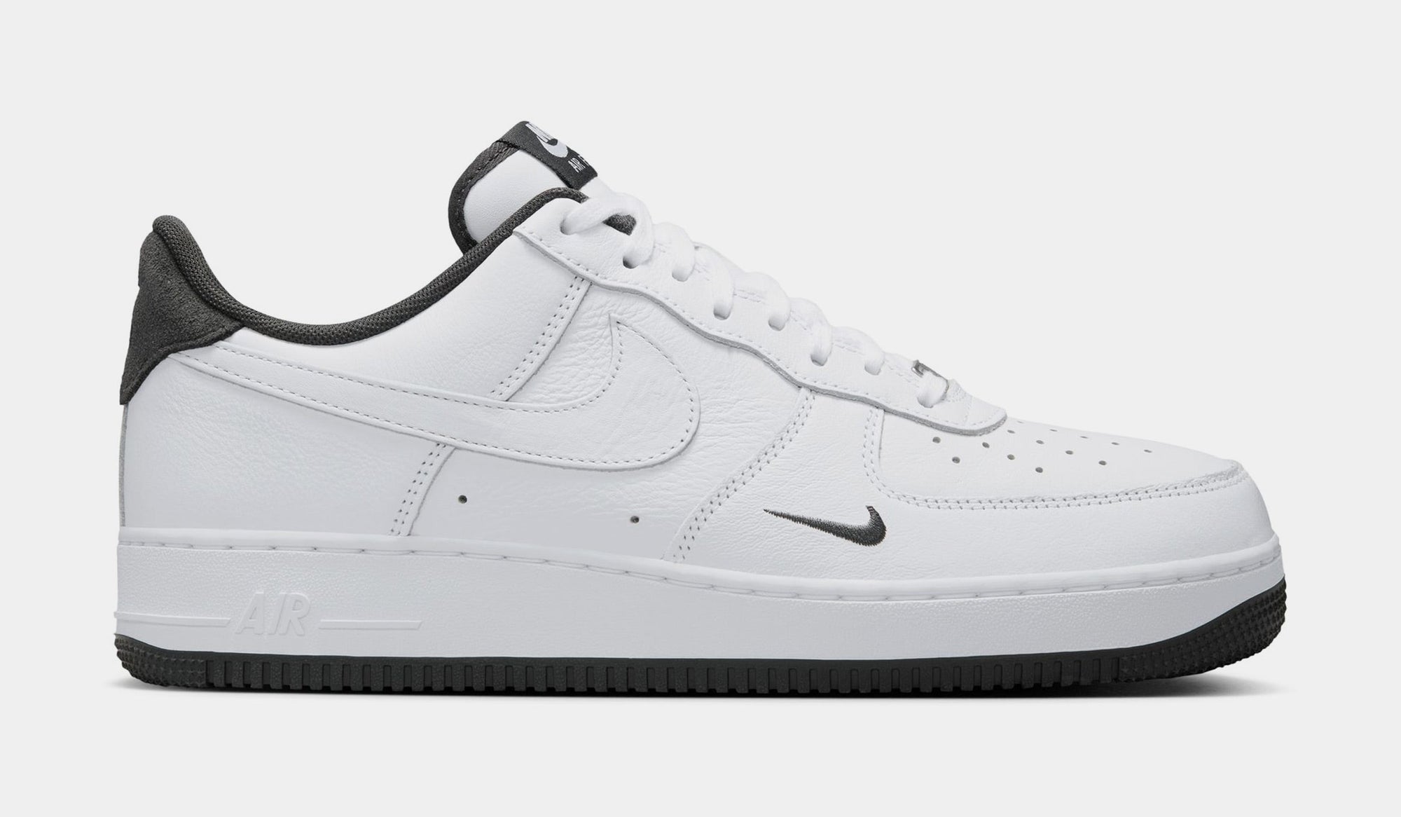 Air Force 1 07 Lv8 Mens Basketball Shoes Nike оригінал – Купити в Україні – боковий вид