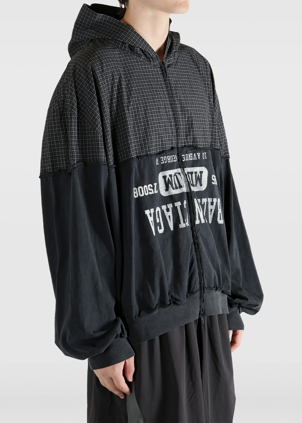 Оригінальна Black Patched Hooded Shirt Balenciaga – детальний вид