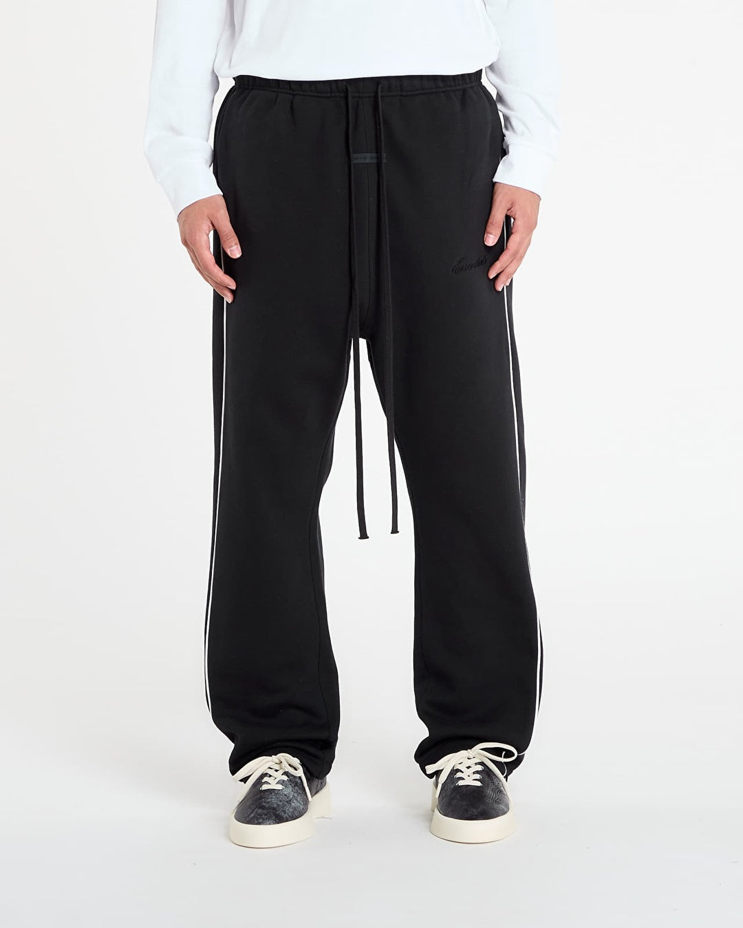 Essentials Relaxed Sweatpant With Piping Fear of god оригінал – Купити в Україні – детальний вид - FEAR OF GOD