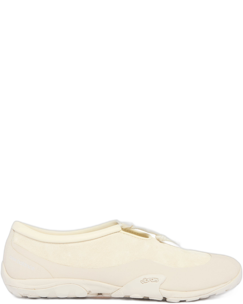 White TDS MT10T Tokyo Design Studio Sneakers - NEW BALANCE (Background Removed)