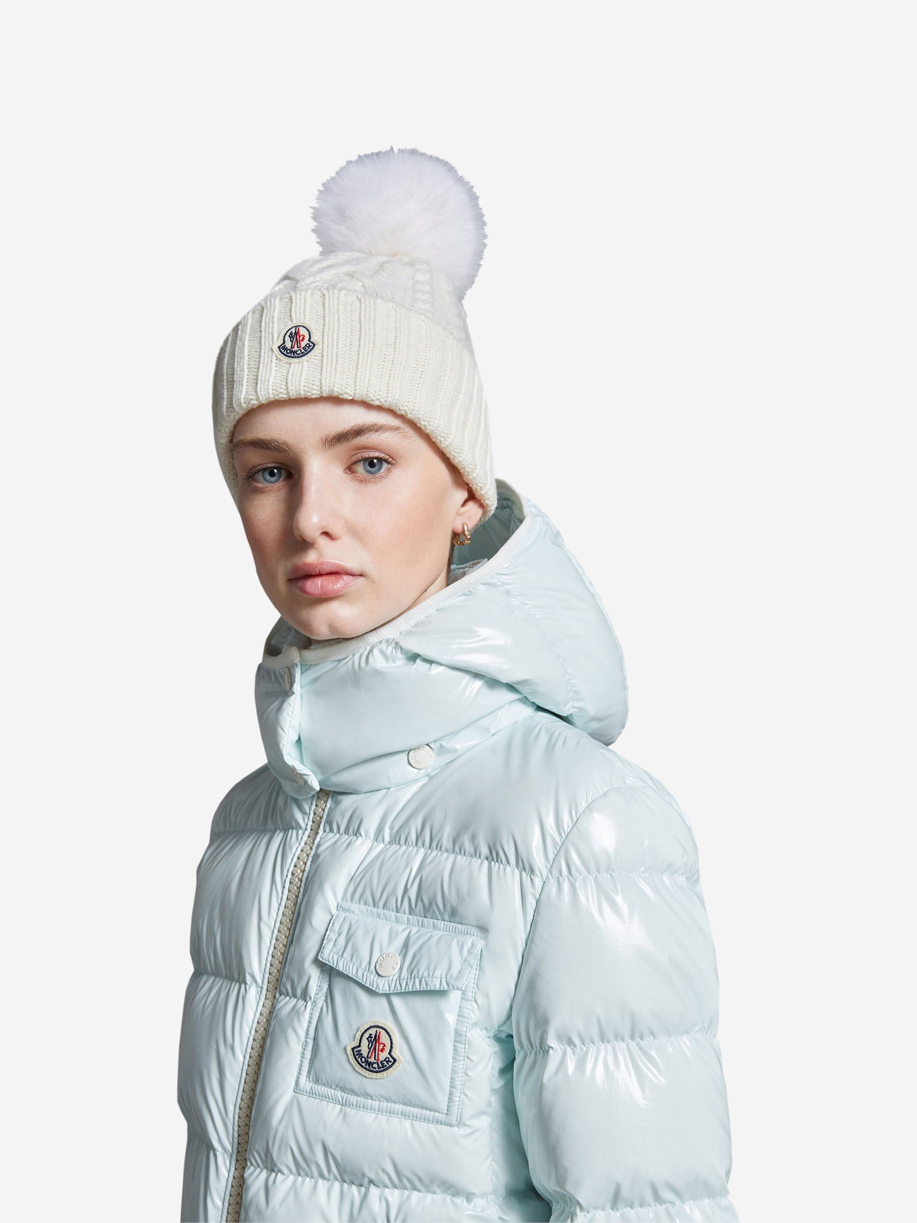 Wool Logo Beanie Moncler – Гарантія оригінальності – вид ззаду - MONCLER