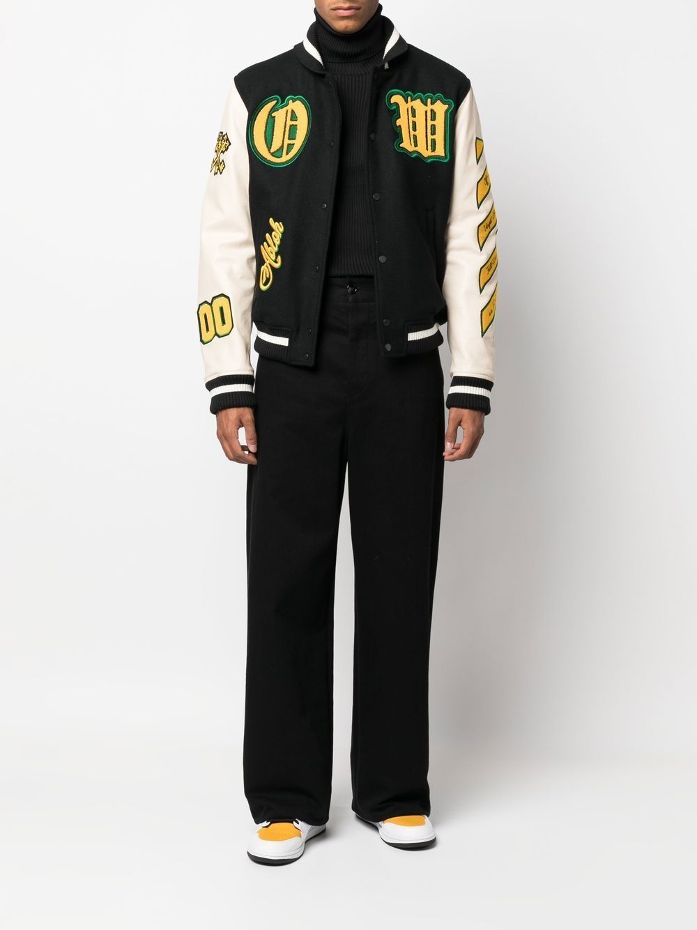 Оригінальна Logo-Patch Varsity Jacket Off-white – вид ззаду