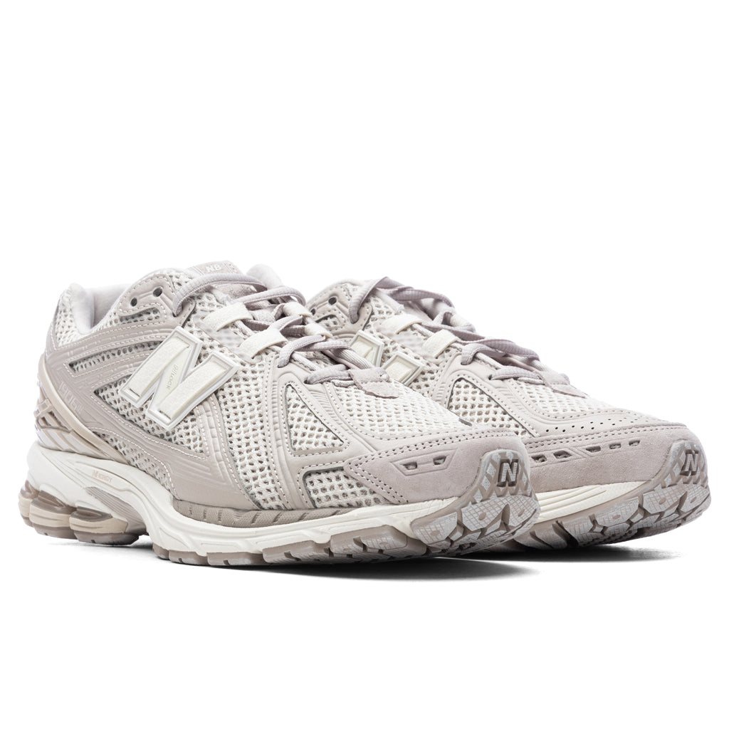 1906r Grey Day New balance – Гарантія оригінальності – вид ззаду
