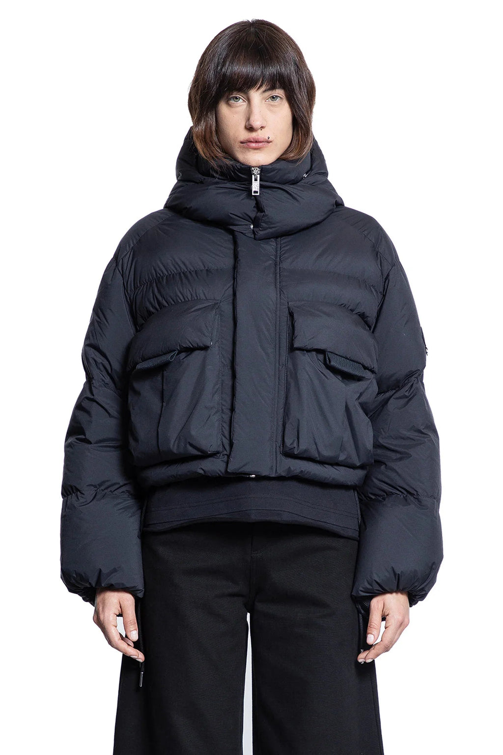 Willow Smith Collaboration Kar Short Down Jacket Moncler – Гарантія оригінальності – вид ззаду