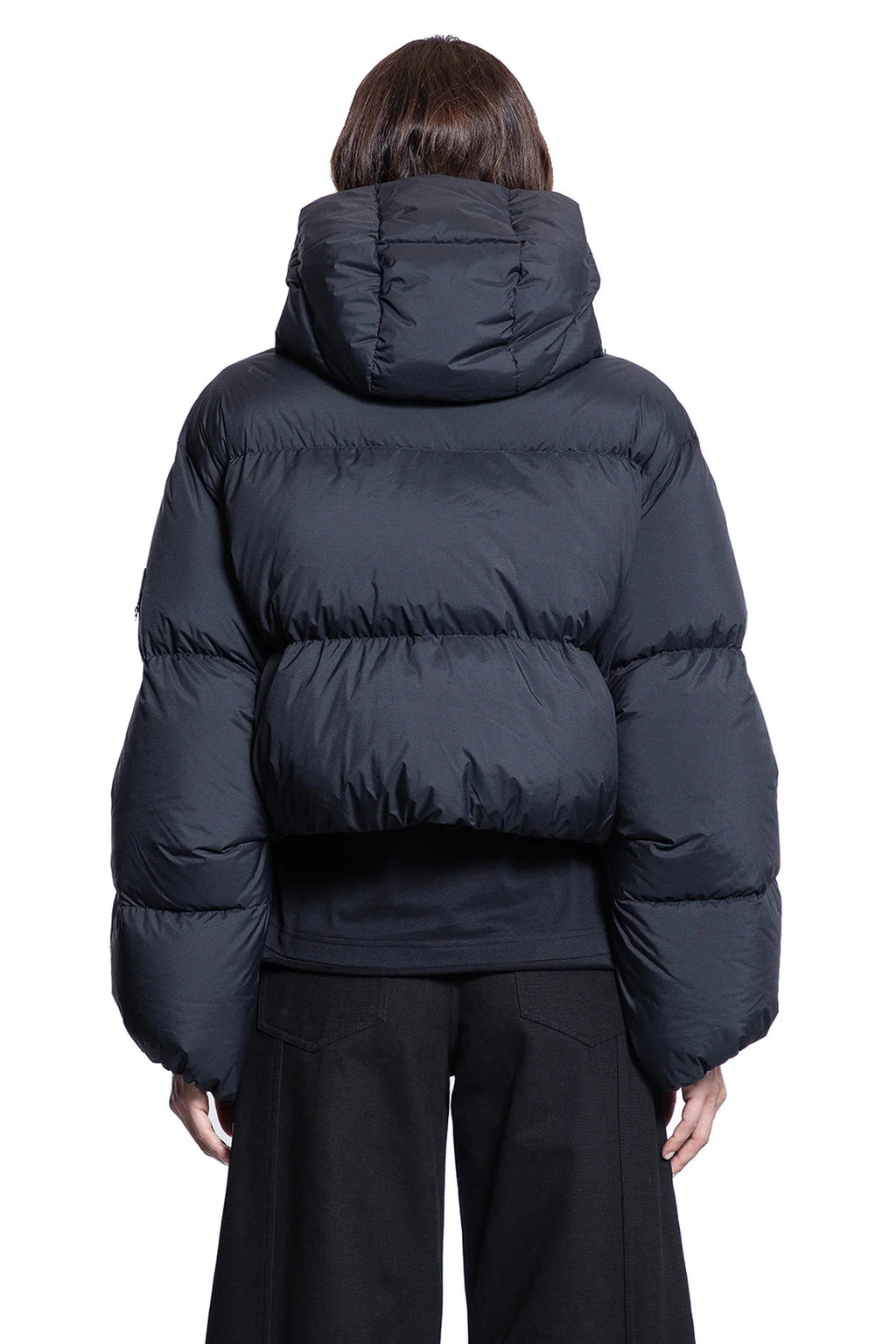 Willow Smith Collaboration Kar Short Down Jacket Moncler – Гарантія оригінальності – збільшений вид
