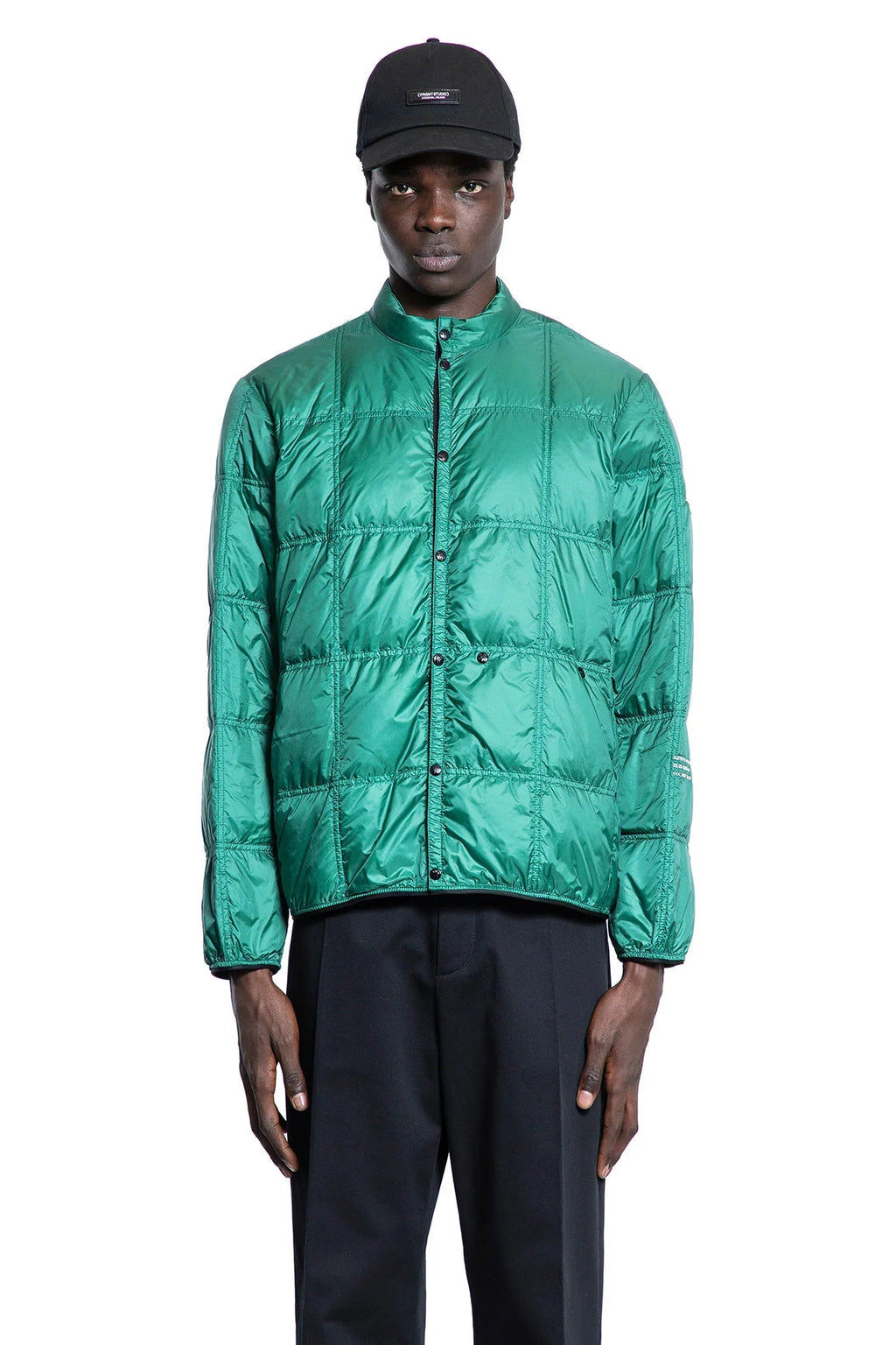 Moncler Outerwear оригінал | Швидка доставка Україна – вид ззаду