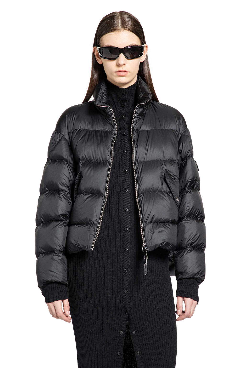 Оригінальна Ee72 Collaboration Blas Short Down Jacket Moncler – боковий вид