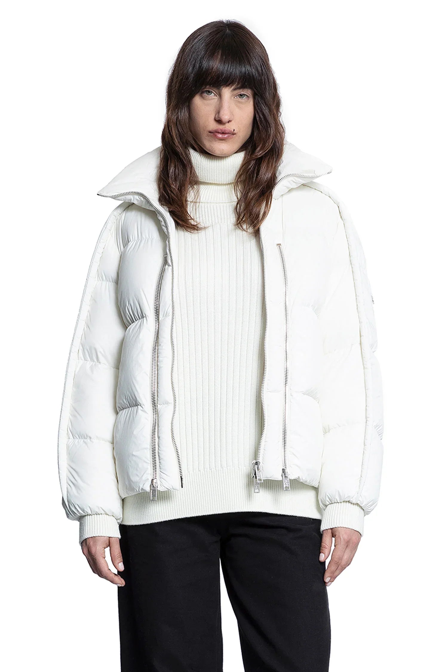 Оригінальна Willow Smith Collaboration Yael Short Down Jacket Moncler – боковий вид