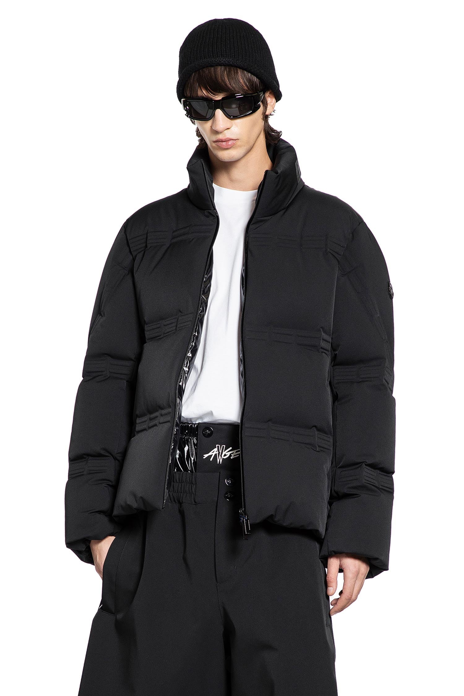 Moncler Outerwear оригінал | Швидка доставка Україна – боковий вид