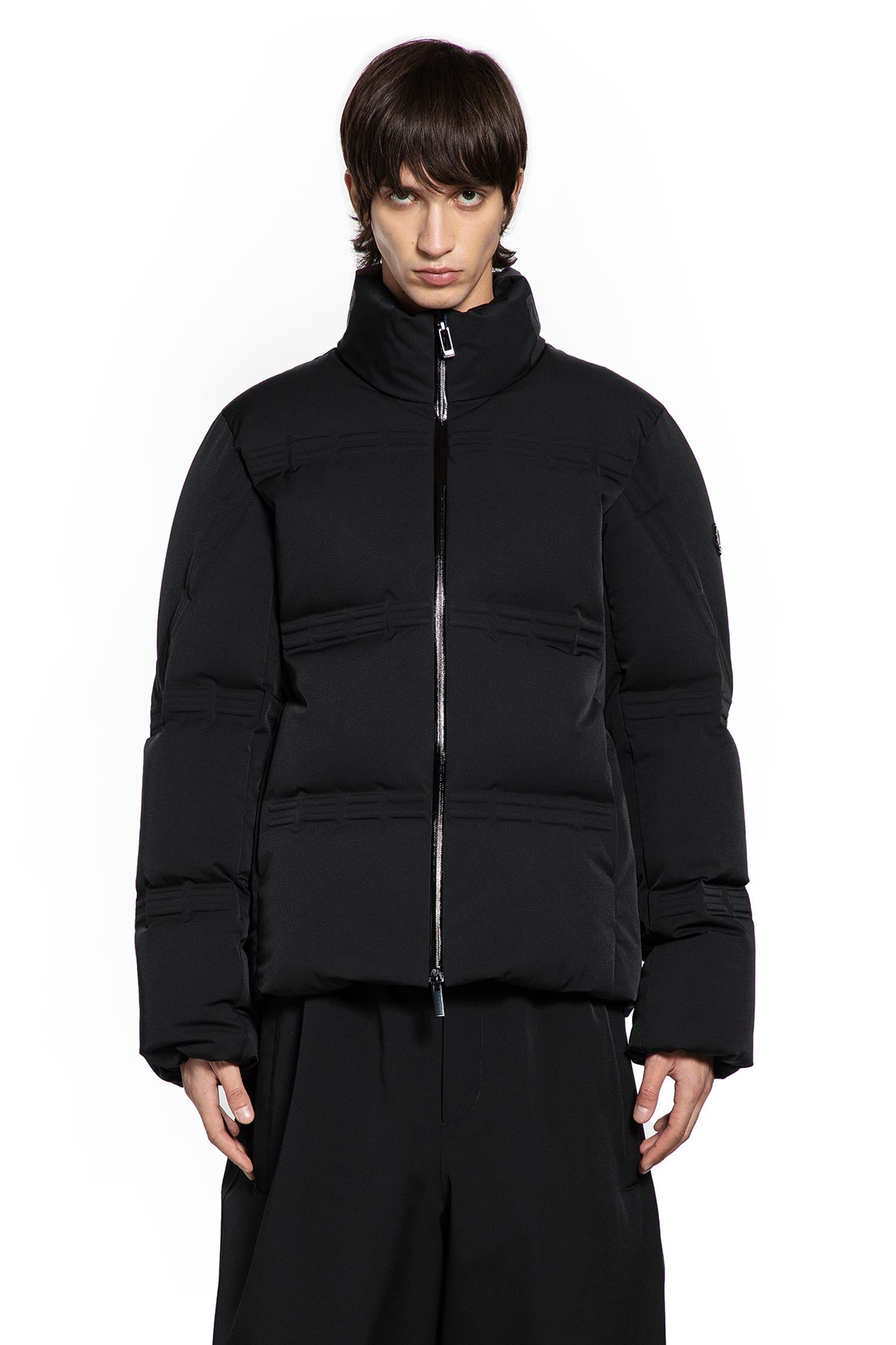 Moncler Outerwear оригінал | Швидка доставка Україна – вид ззаду