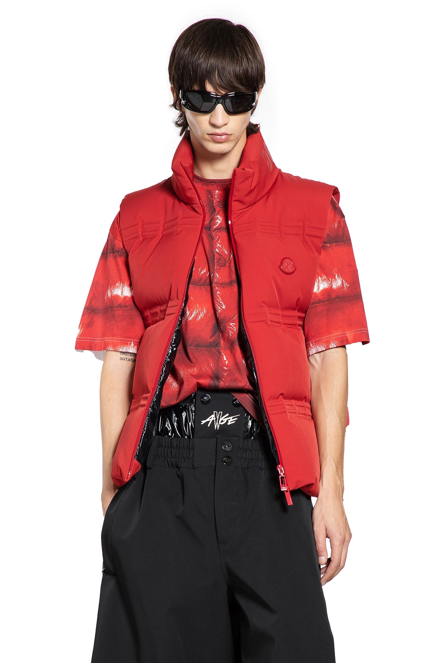 Оригінальна Asap Rocky Sparky Short Down Vest Moncler – боковий вид