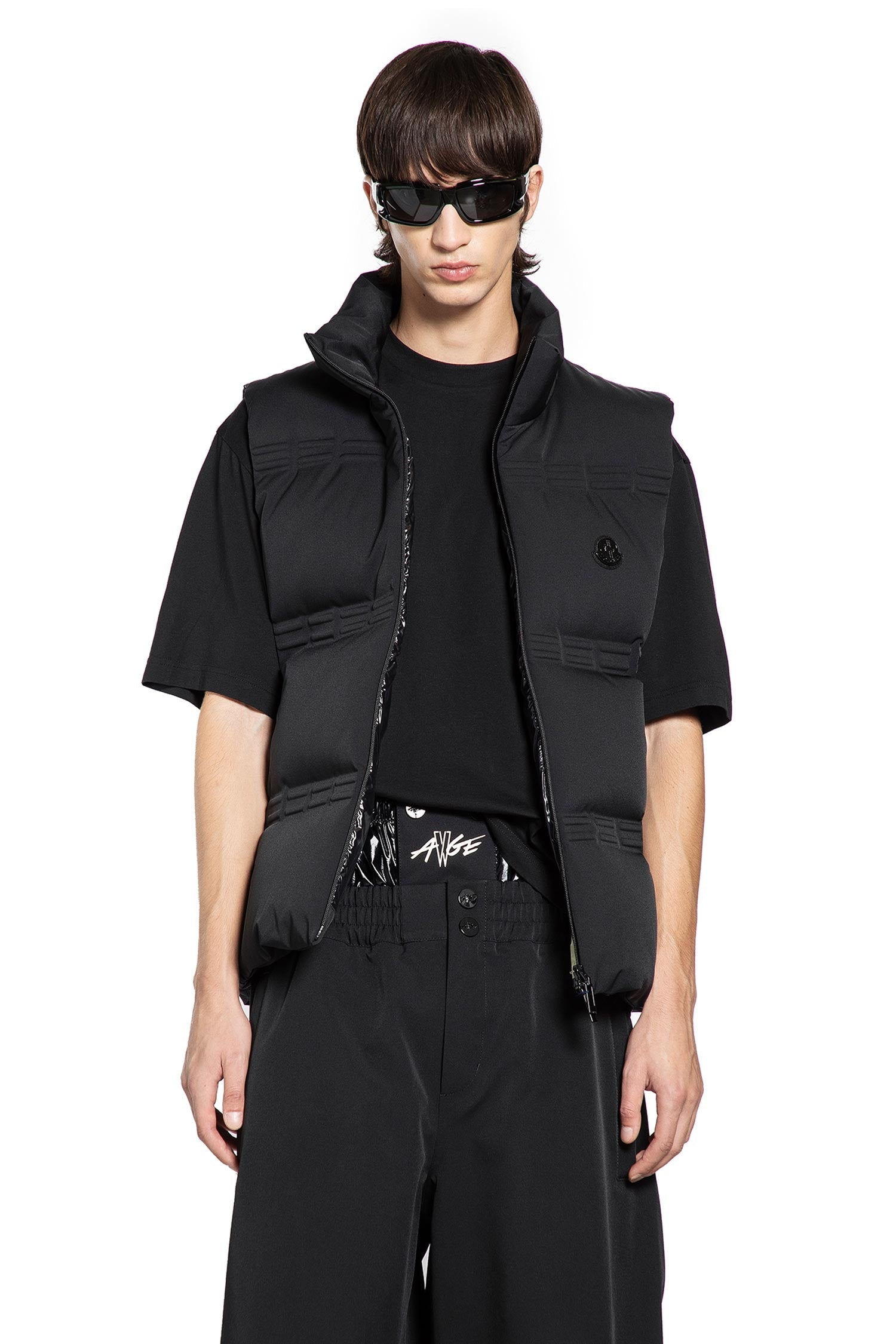 Оригінальна Asap Rocky Sparky Short Down Vest Moncler – боковий вид