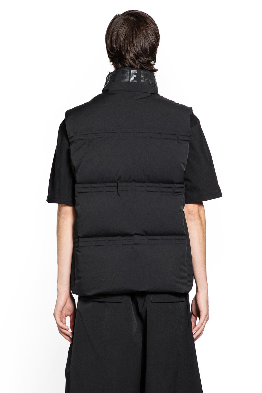 Оригінальна Asap Rocky Sparky Short Down Vest Moncler – збільшений вид