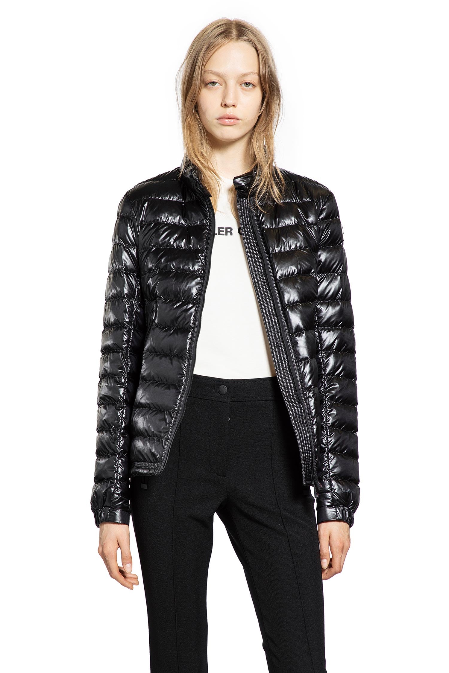 Оригінальна Walibi Jacket Jackets Down Feather Moncler – боковий вид