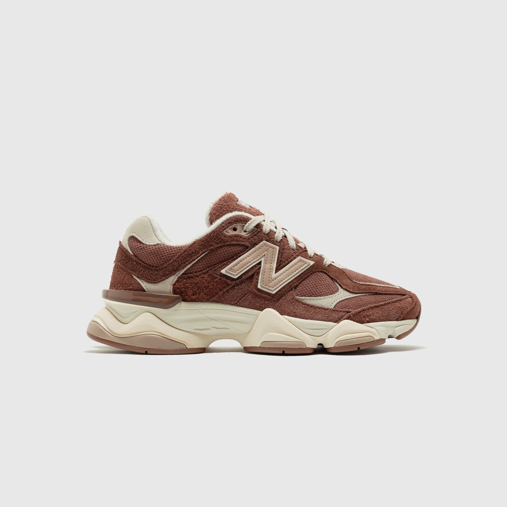Оригінальна U9060v1 Rich Oak New balance – боковий вид