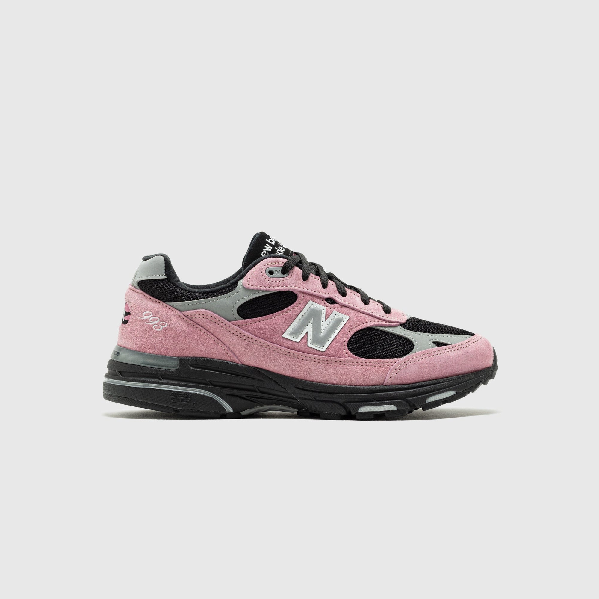 Оригінальна U993v1 Pink Taffy New balance – боковий вид