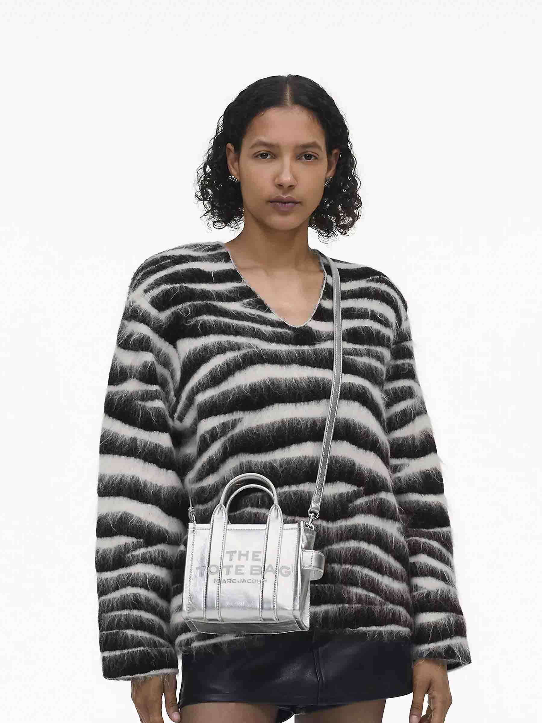 Оригінальна Metallic Tote Bag Marc jacobs – вид ззаду