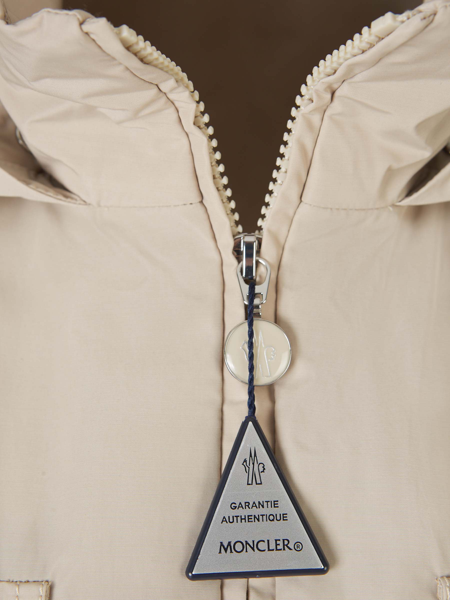 Leda Technical Jacket Moncler – Гарантія оригінальності – детальний вид