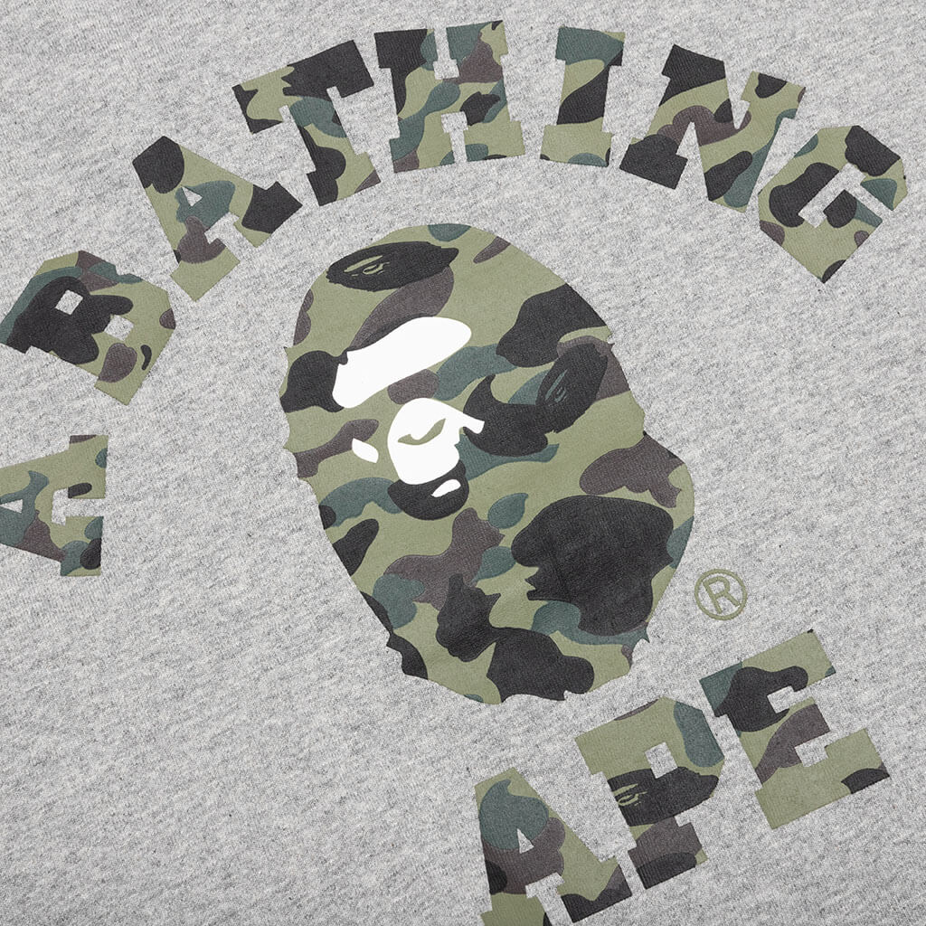 Оригінальна 1st Camo College Long Sleeve Tee A bathing ape – детальний вид