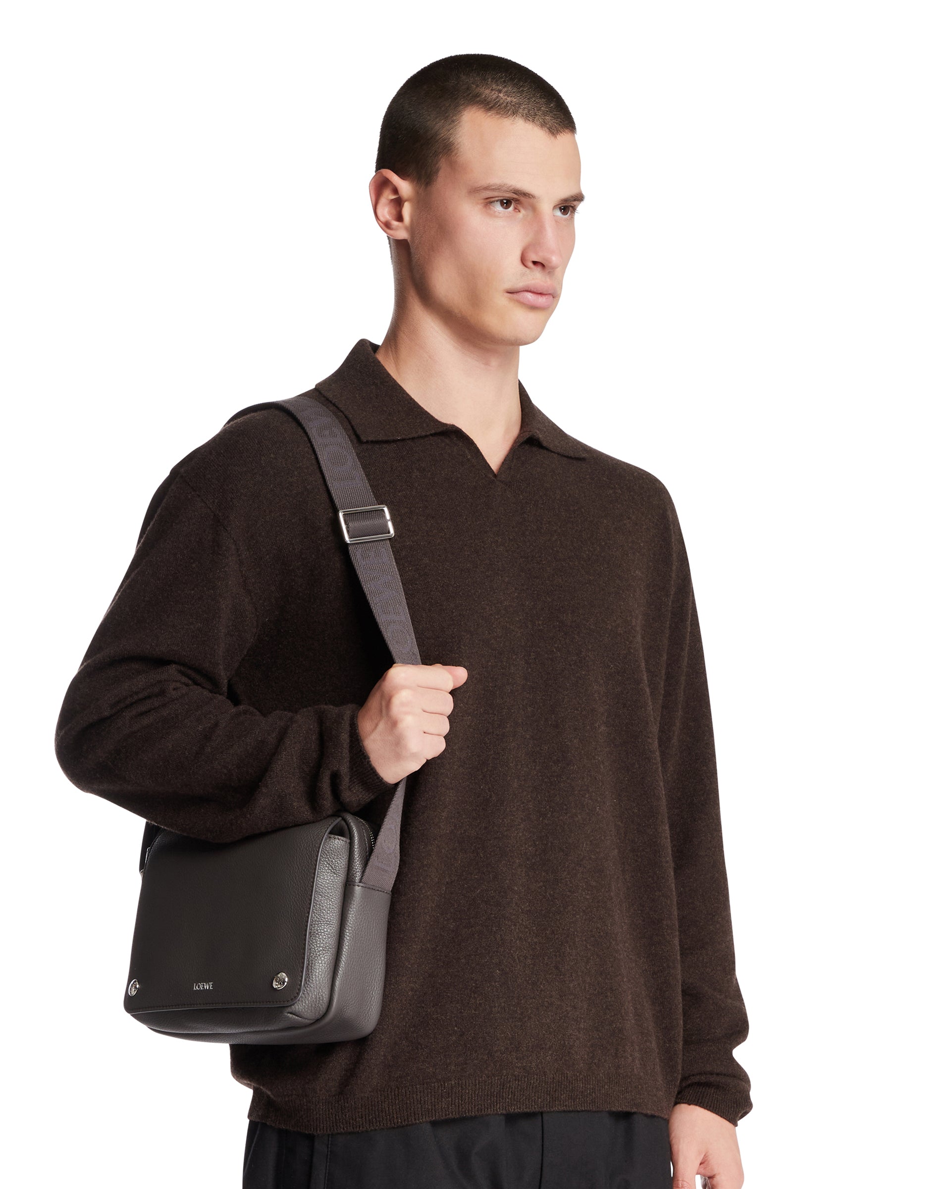 Gray Medium Pebble Messenger Bag Loewe – Гарантія оригінальності – детальний вид