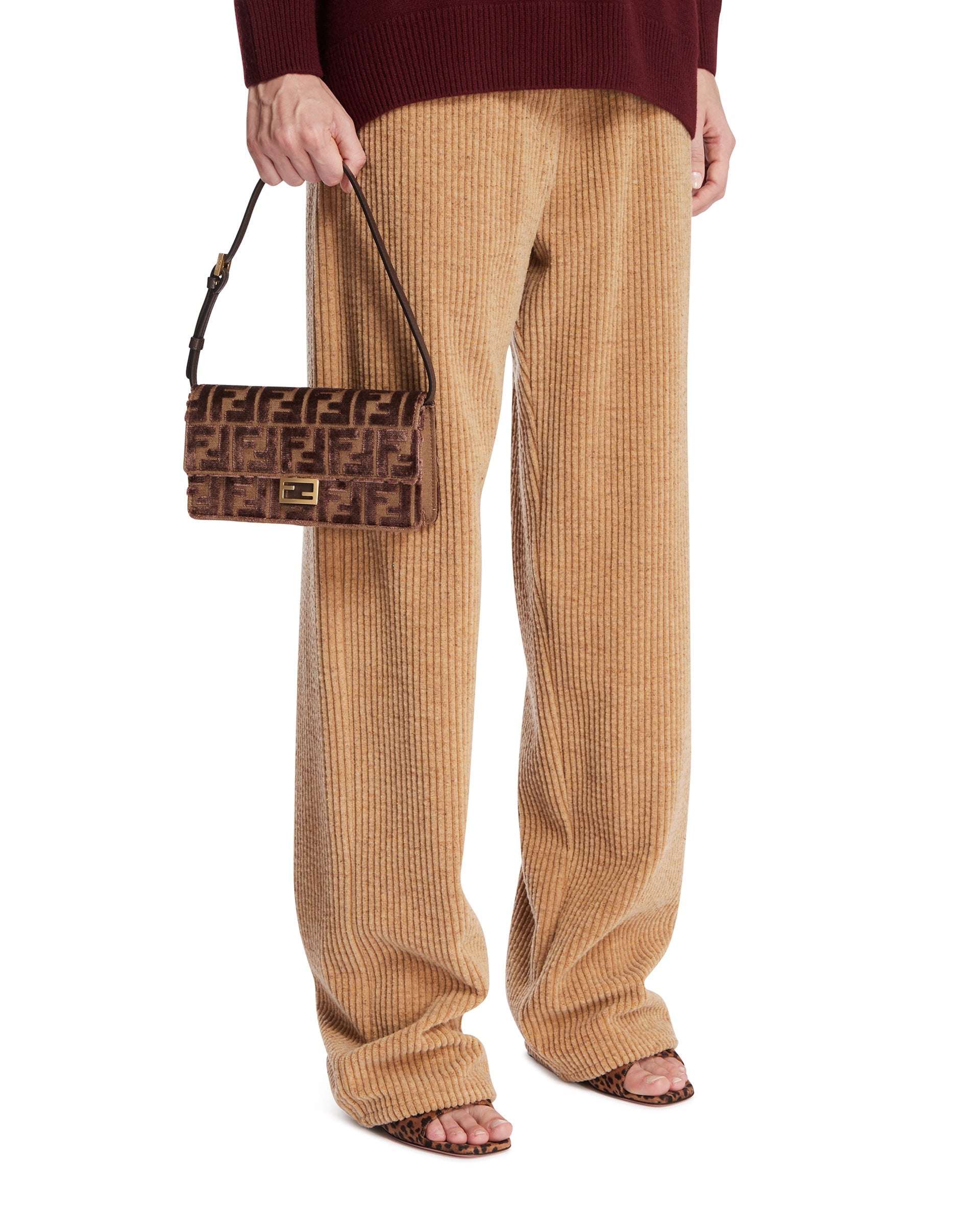 Оригінальна Brown Wallet On Chain Baguette Bag Fendi – детальний вид