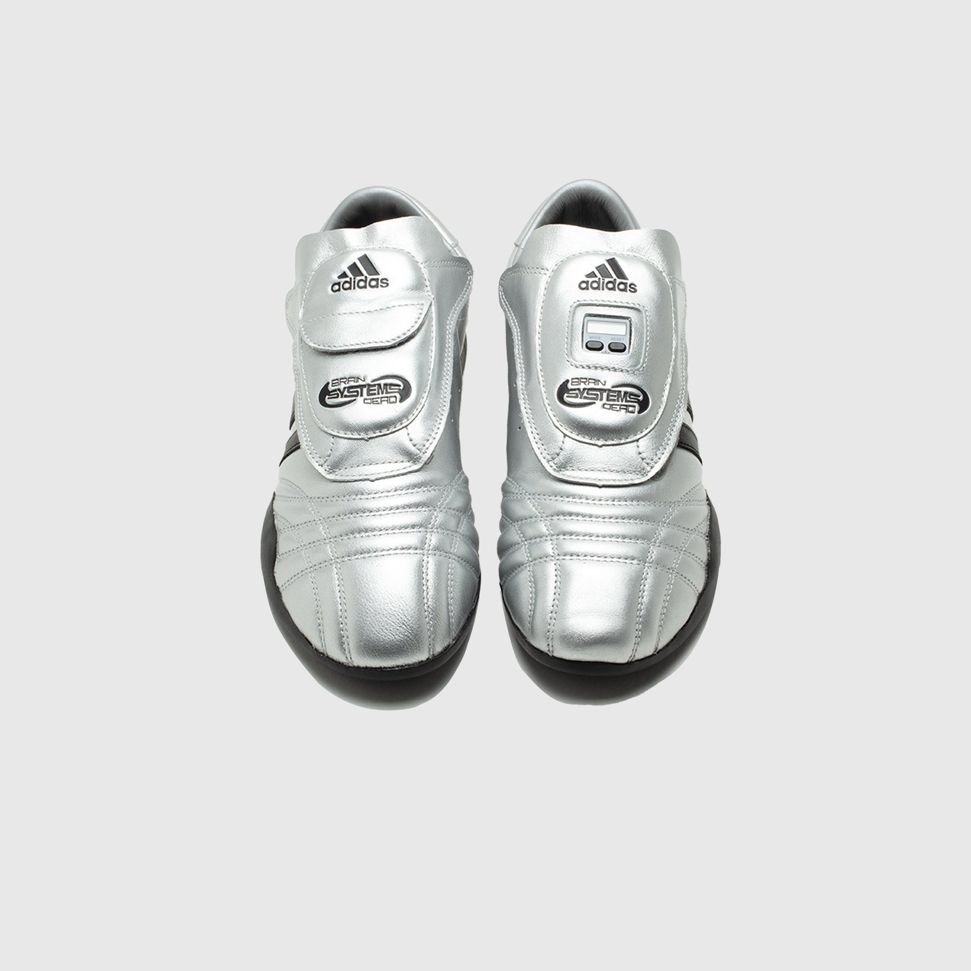 Оригінальна Taekwondo X Brain Dead Silver Metallic Adidas – детальний вид