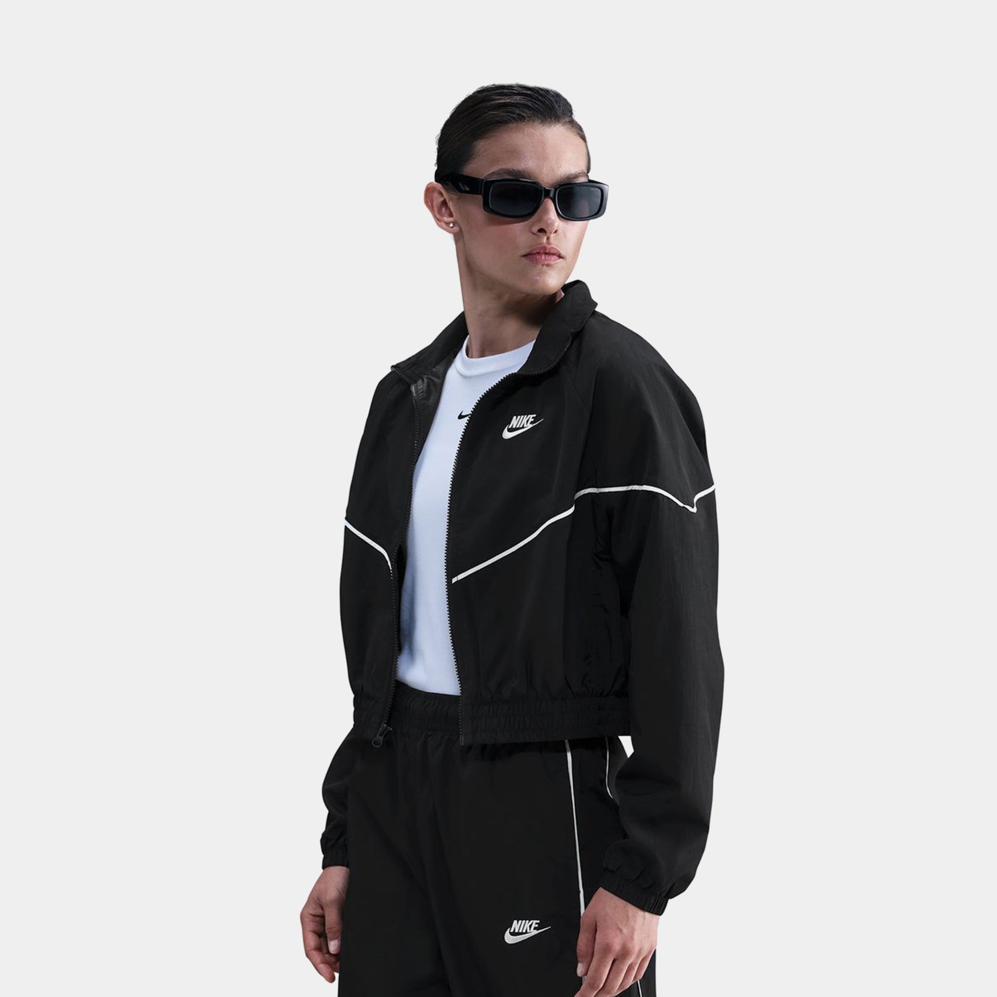 Nike Outerwear оригінал | Швидка доставка Україна – боковий вид